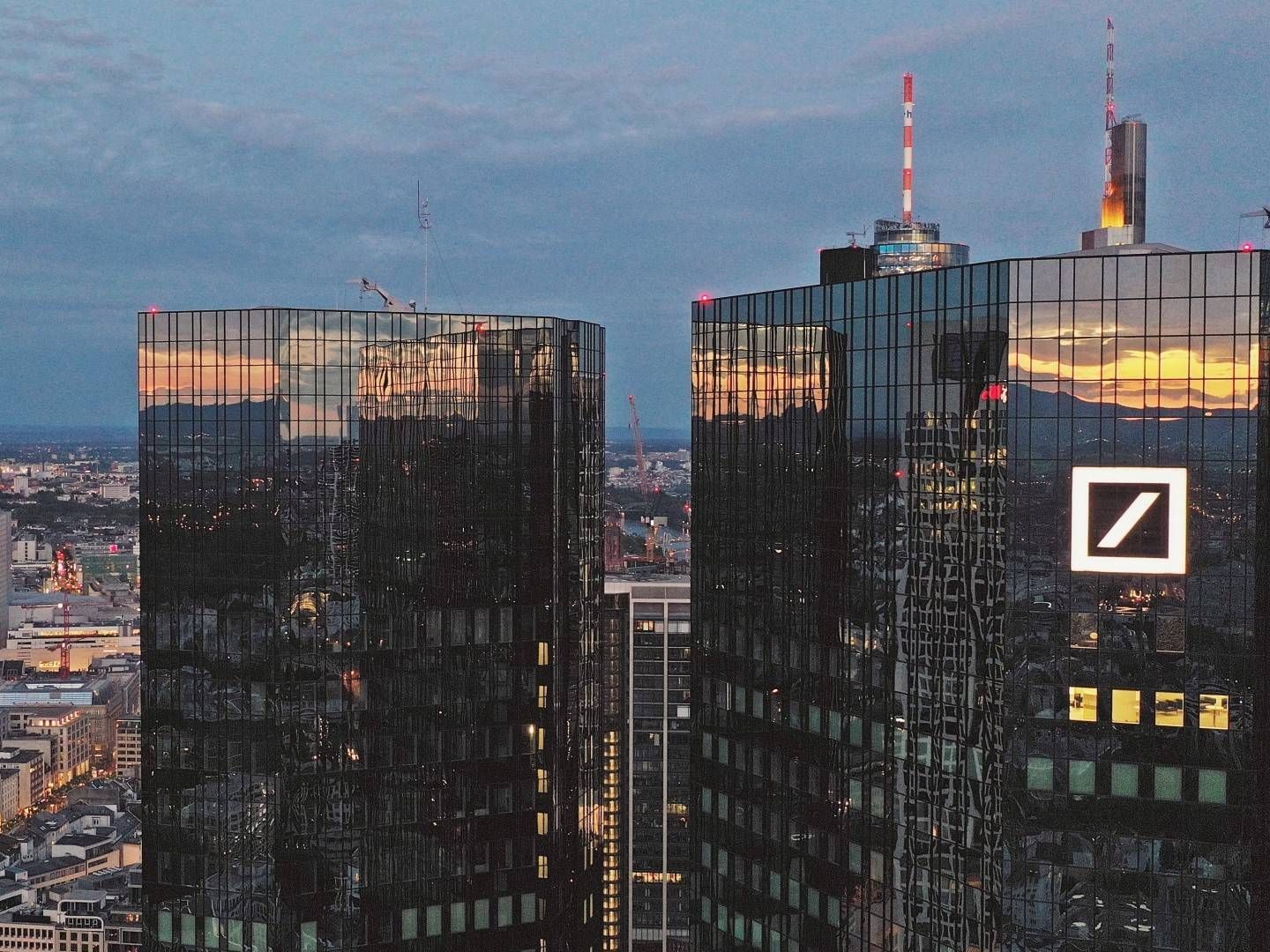 Blick auf die Türme der Deutschen Bank in Frankfurt am Main. | Foto: picture alliance / Daniel Kubirski