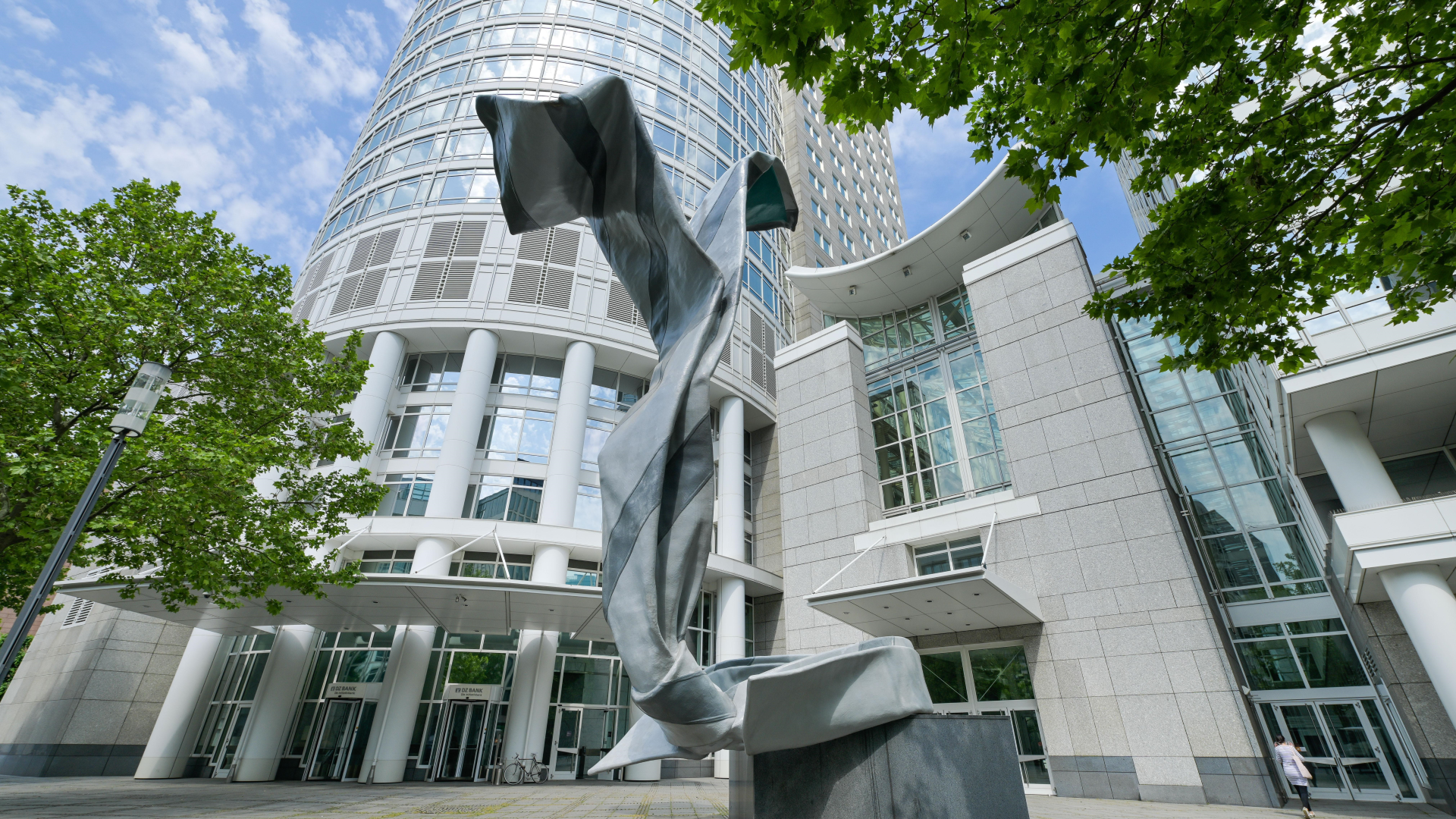 Sitz der DZ Bank in Frankfurt. | Foto: picture alliance / imageBROKER | Schoening