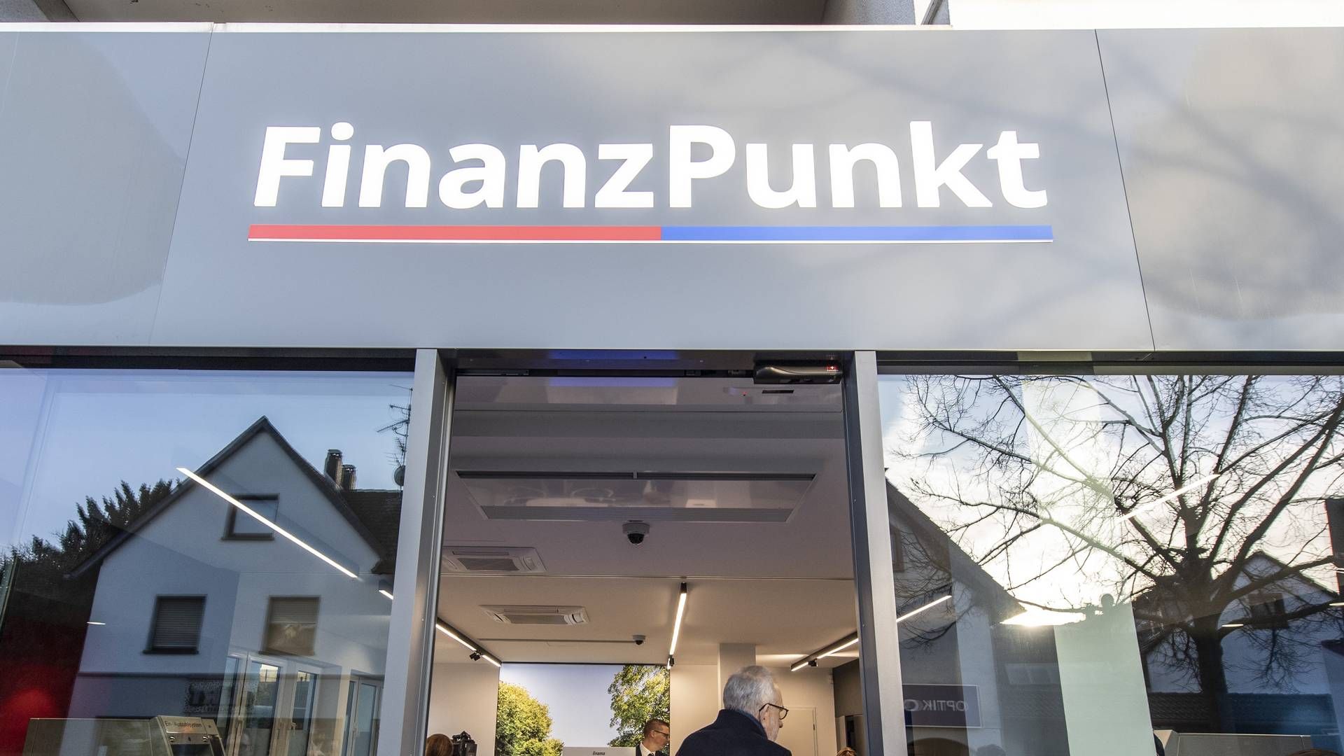 Finanzpunkt der Sparkasse und Volksbank im Taunus. | Foto: picture alliance/dpa | Boris Roessler