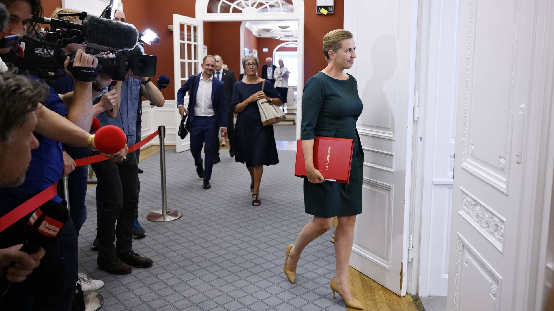 Statsminister Mette Frederiksen (S) ankommer til møde i Granskningsudvalget på Christiansborg i København. | Foto: Philip Davali
