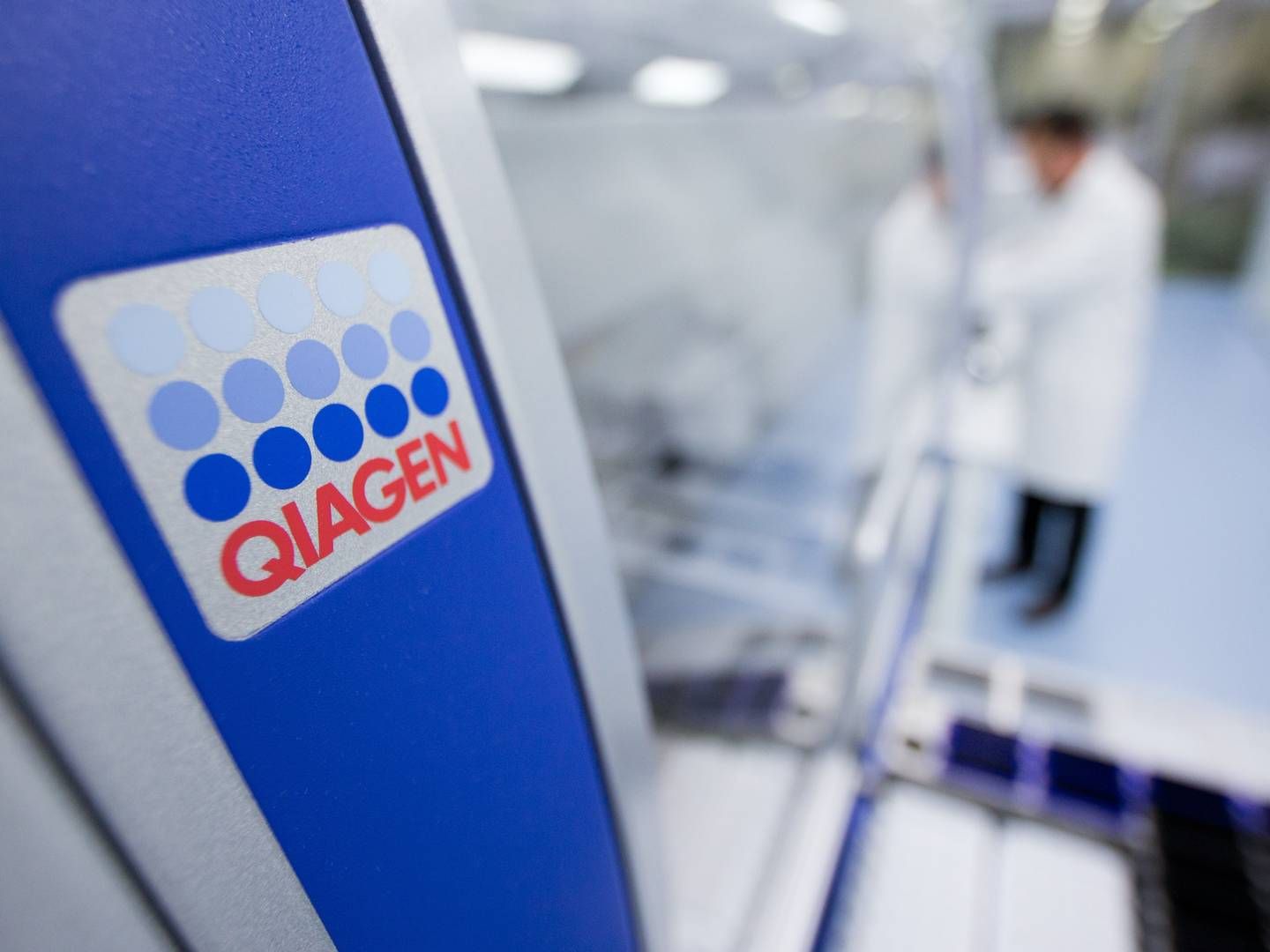 Tyske Qiagen har et nyt diagnostikværktøj målrettet opsporing af abekopperne på markedet - dog forbeholdt forskningsbrug for nu. | Foto: Rolf Vennenbernd/AP/Ritzau Scanpix