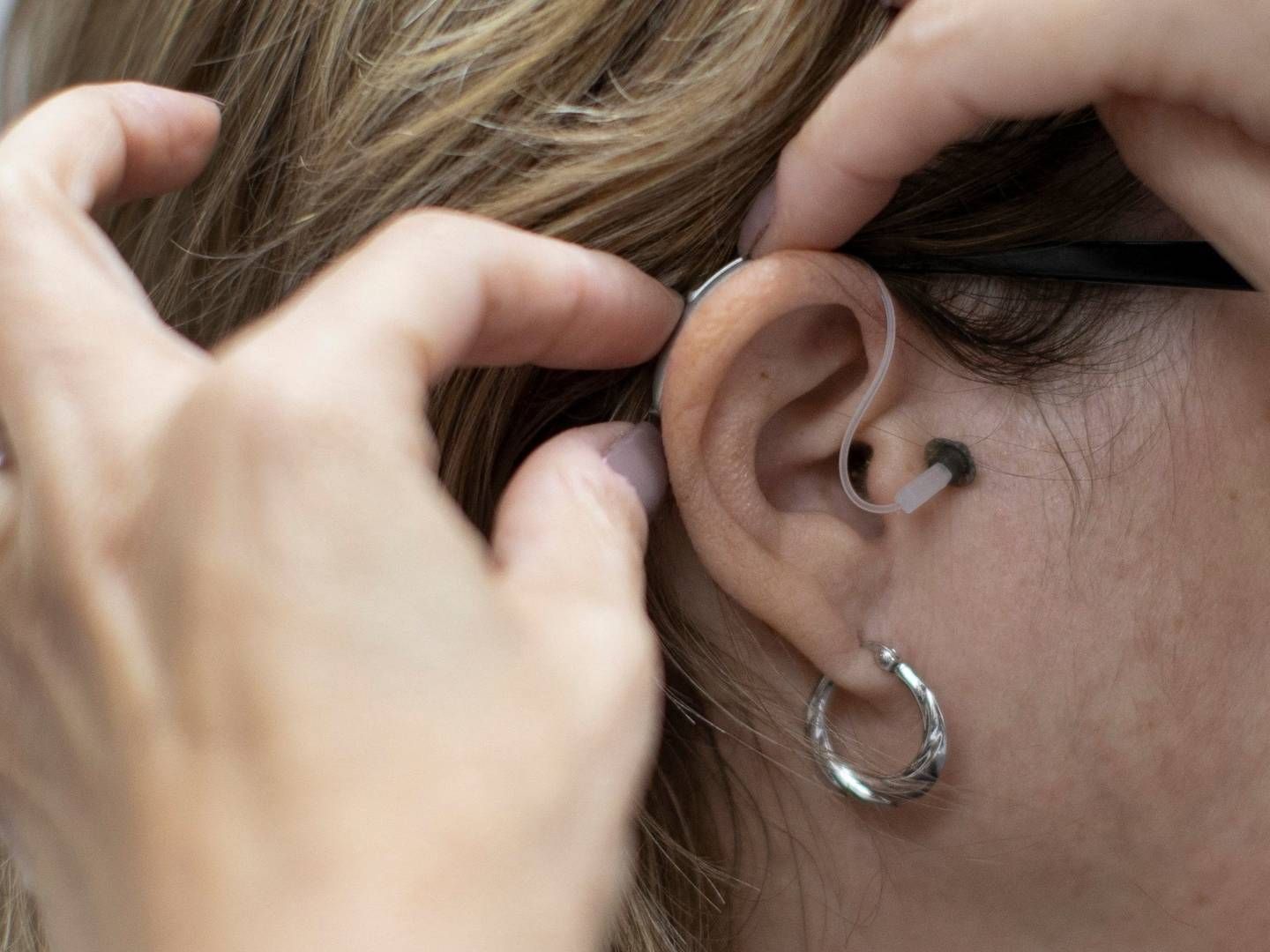 Getting hands on hearing aids has become more expensive for some customers this year | Photo: Joe Raedle/AFP / GETTY IMAGES NORTH AMERICA
