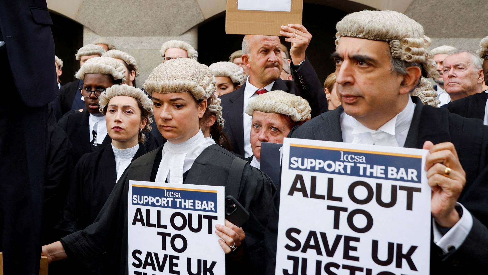 Den britiske justitsminister langer ud efter strejkende advokater i langvarig konflikt om løn og arbejdsforhold. Billedet er fra protester i juni 2022. | Foto: John Sibley/Reuters/Ritzau Scanpix/REUTERS / X03811