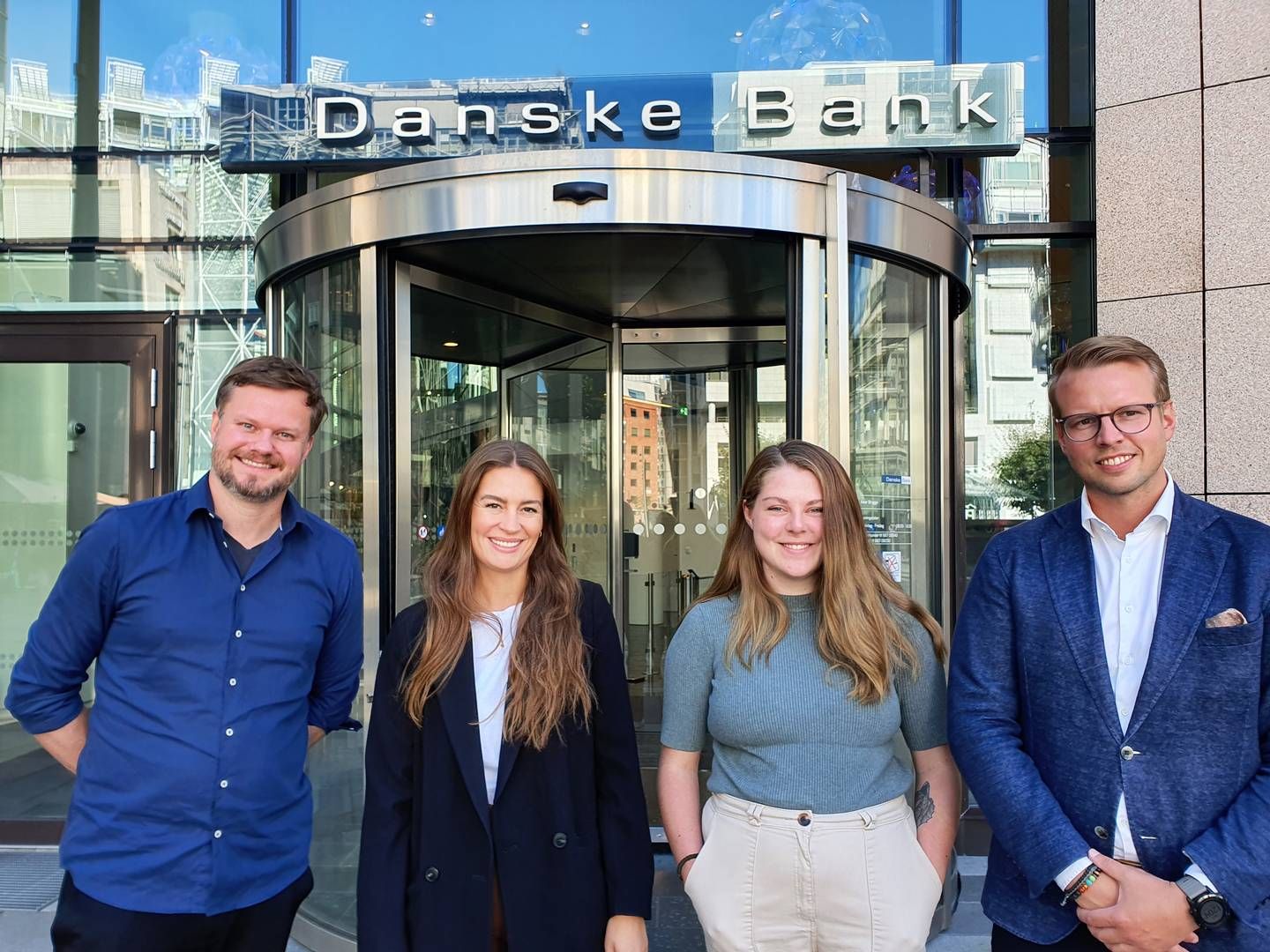Her er de fire nyansatte i Danske banks kommunikasjonsavdeling. Fra venstre: Fredrik Halvorsen, Vilde Larsen Hellum, Tonje Serine Bua og Anders Oskar Bråthen. | Foto: Ida Oftebro/Finanswatch