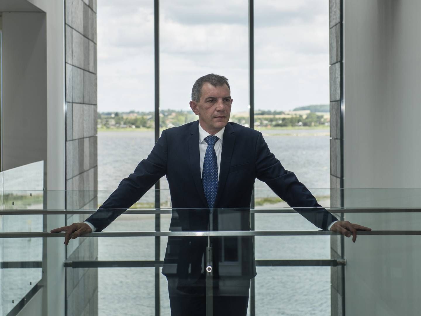 Lars Petersson, topchef i Sparekassen Sjælland-Fyn, har atter sat gang i debatten om en storbank på Fyn- | Foto: Kenneth Lysbjerg Koustrup/ERH