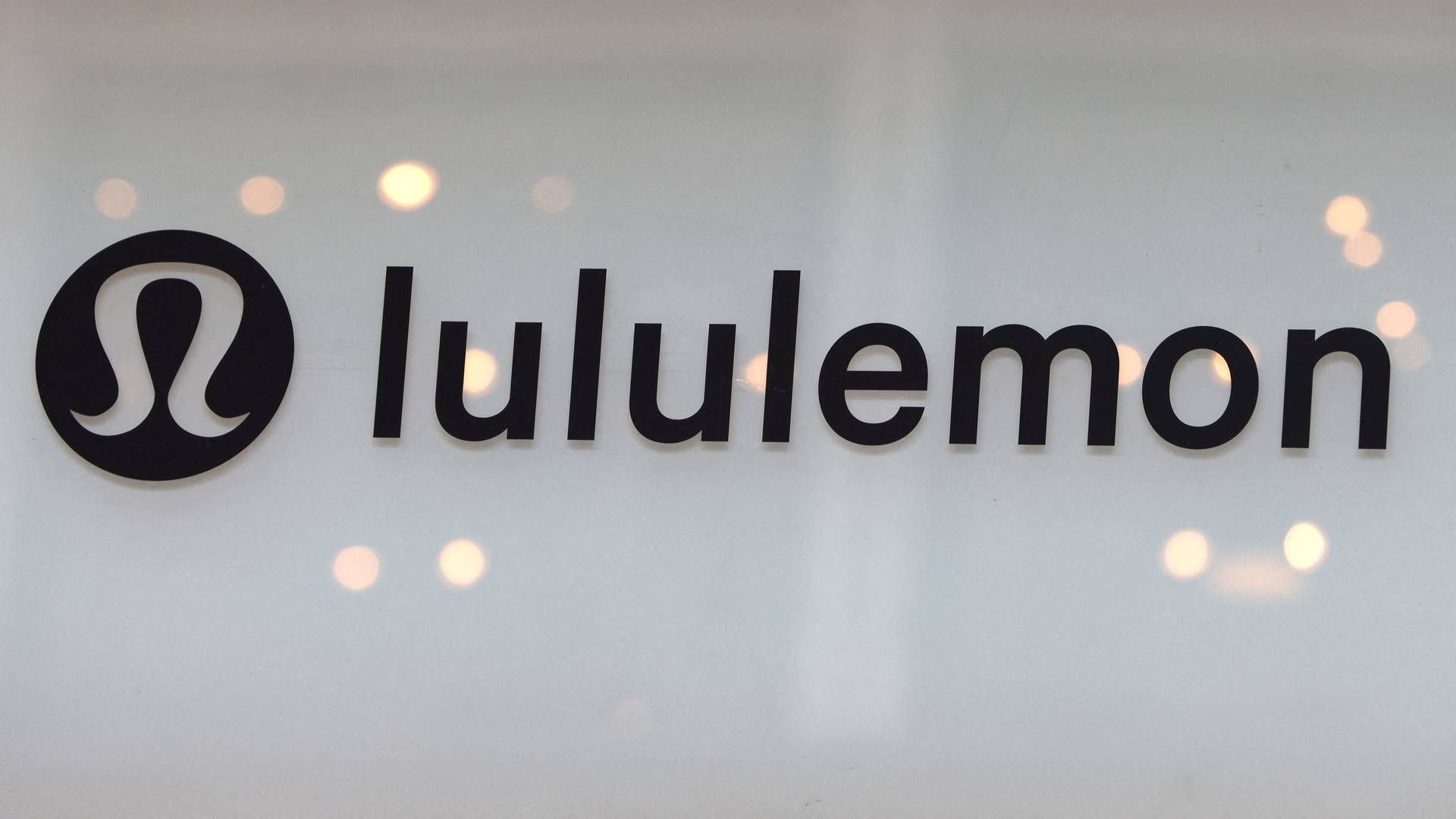 Lululemon opjusterer til en forventet omsætning i intervallet 7,87 og 7,94 mia. dollar. | Foto: Andrew Kelly/REUTERS / X02844