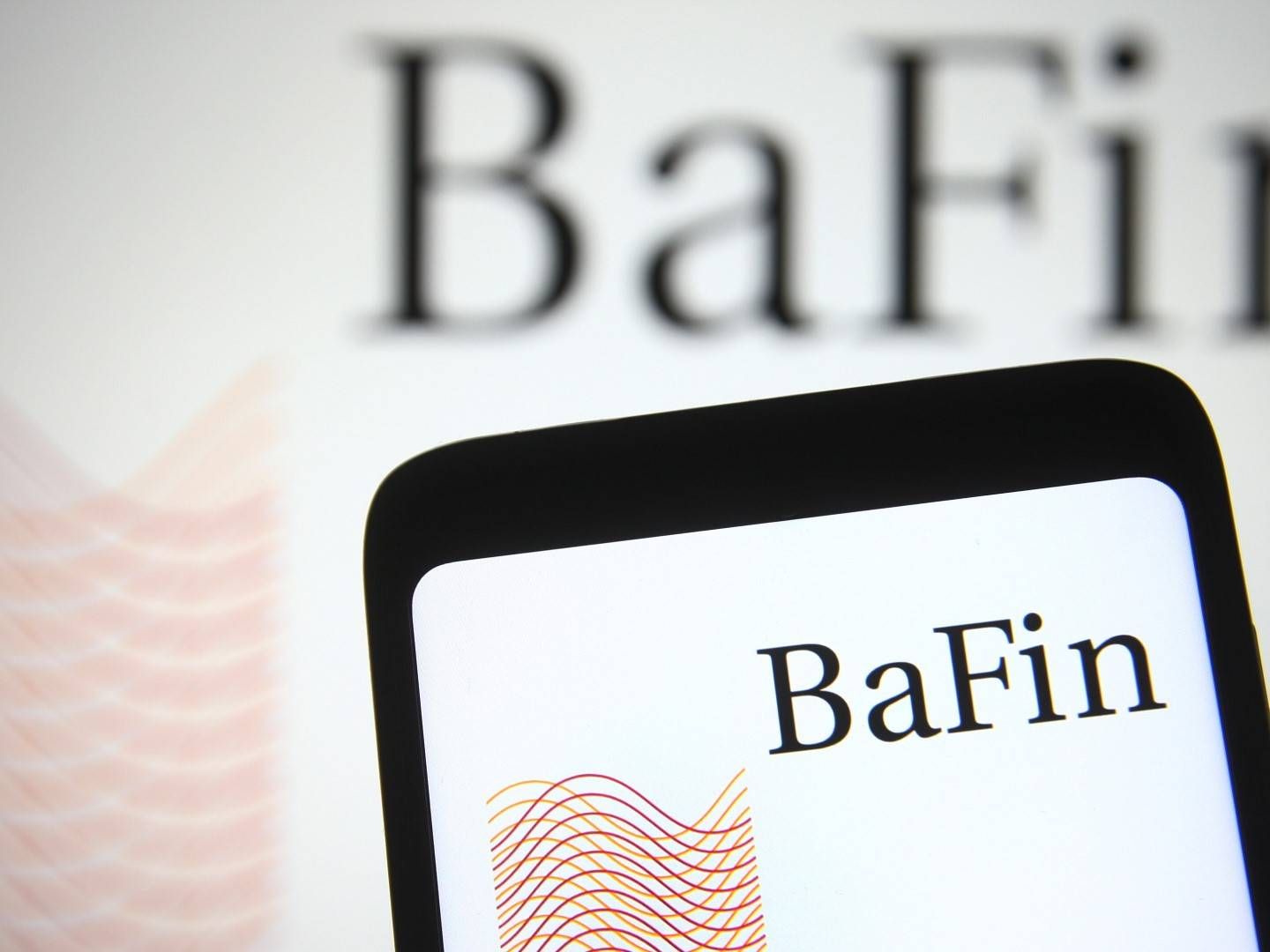 BaFin-Logo auf einem Smartphone. | Foto: picture alliance / ZUMAPRESS.com | Pavlo Gonchar