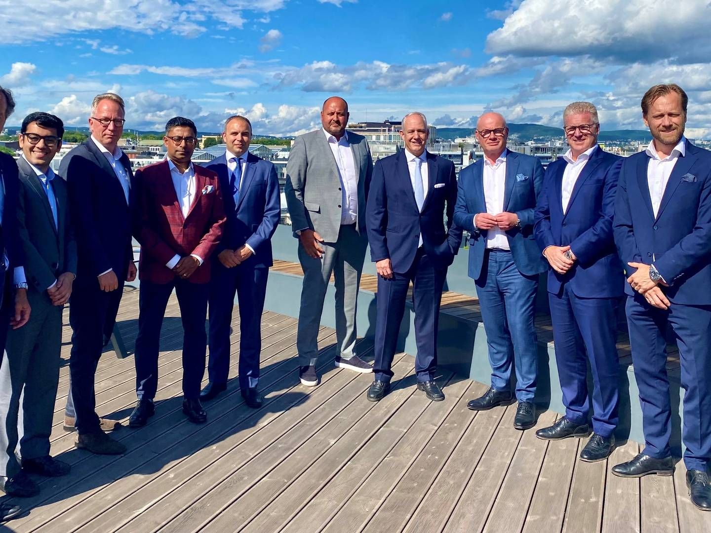 ONE HAPPY FAMILY: Fra venstre: Håvard A. Nustad, Akshay Pachisia, Joakim Arvius, Elias Mulamoottil, Davoud Amel-Azizpour, André Lundberg, Chris McLernon, Bård Bjølgerud, Daniel Gorosch og Christian Winther. | Foto: Pangea