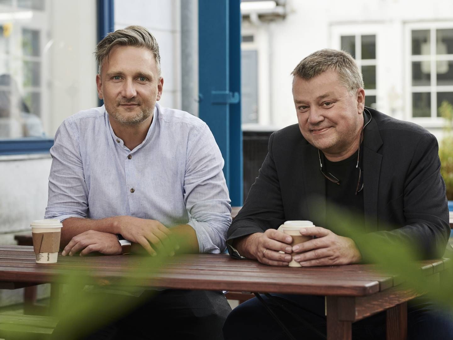 Laust Jørgensen, adm. direktør, Peytz (t.v.) og Christian Peytz, stifter af Peytz, har gennemført et salg af virksomheden. | Foto: Peytz / PR