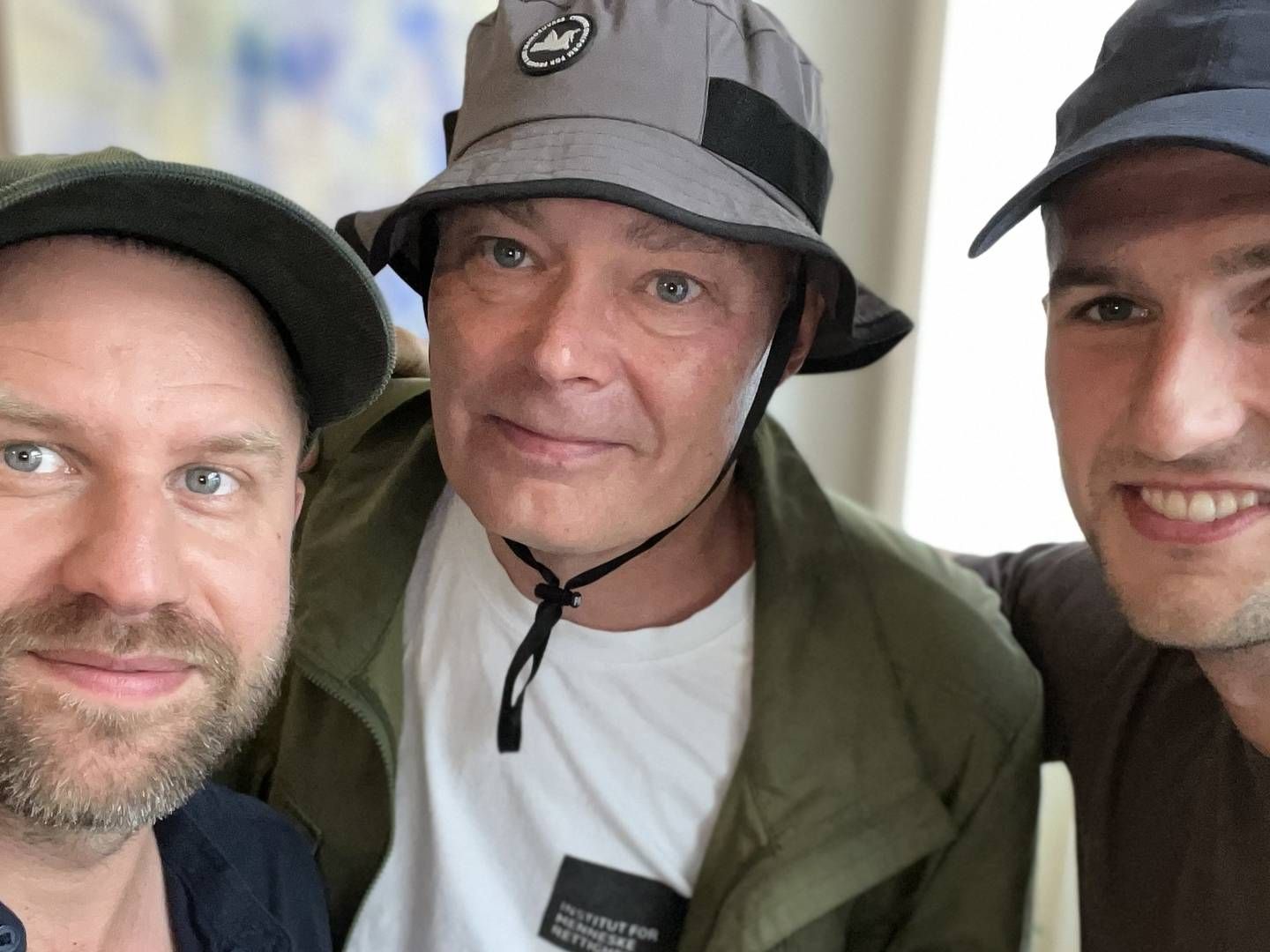 Anders Kjærulf (i midten) omgivet af Radar-stifterne Peter Christian Bech-Nielsen (tv) og Mats Magnussen. | Foto: Peter Christian Bech-Nielsen