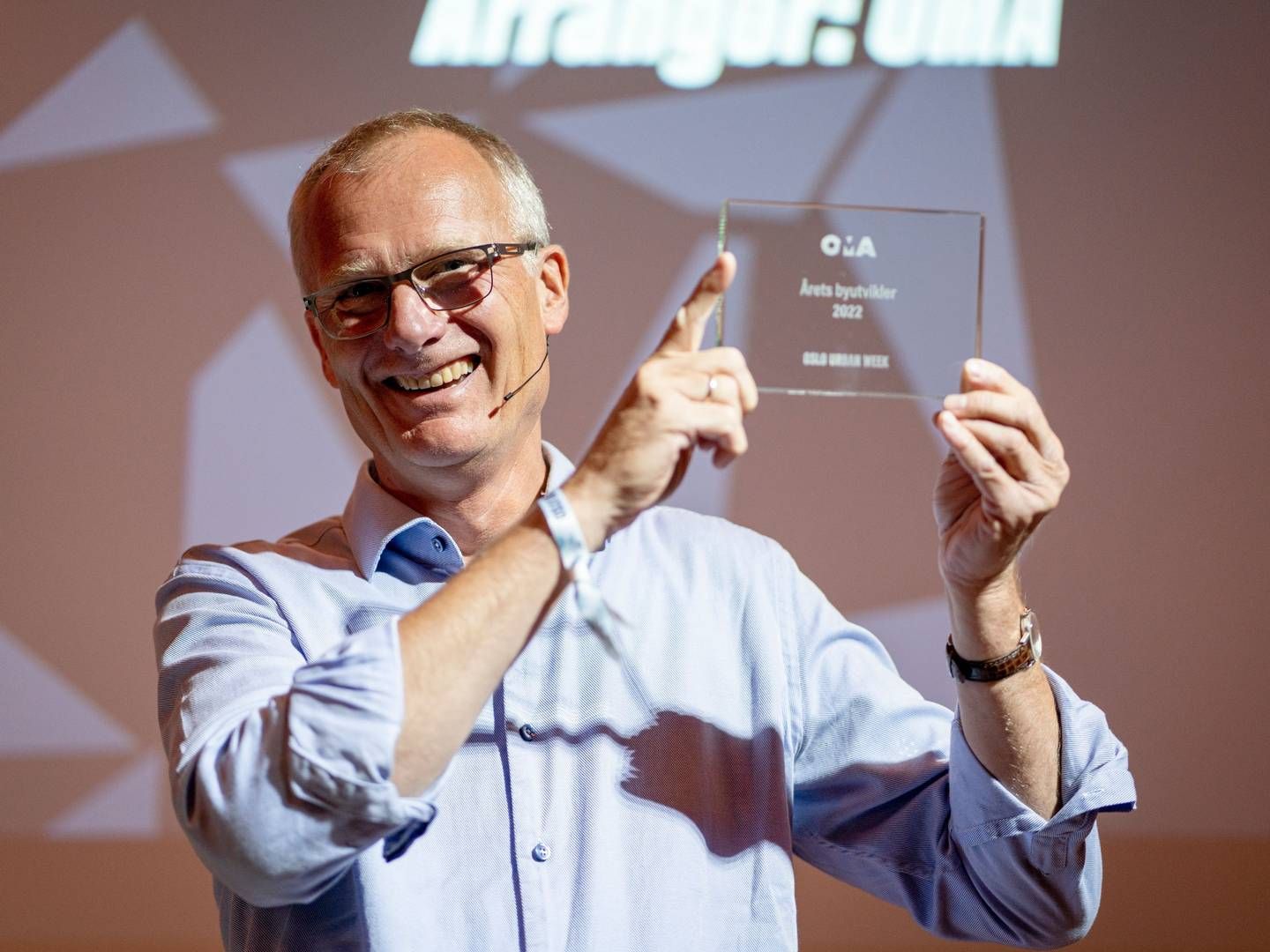 PRISVINNER: Administrerende direktør Kjell Kalland tar imot prisen på vegne av Hav Eiendom. | Foto: Torleif Kvinnesland