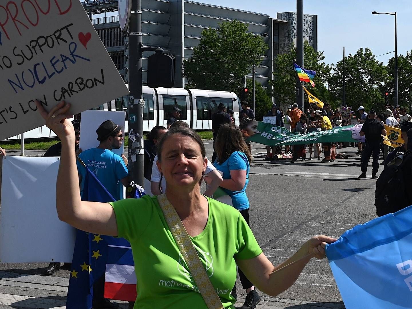 Protesterne over, at betgene naturgas og atomkraft som grønne investeringer var massive, da EU-Parlamentet i sommer stemte om sagen. | Foto: Patrick Hertzog/AFP/Ritzau Scanpix/AFP / AFP