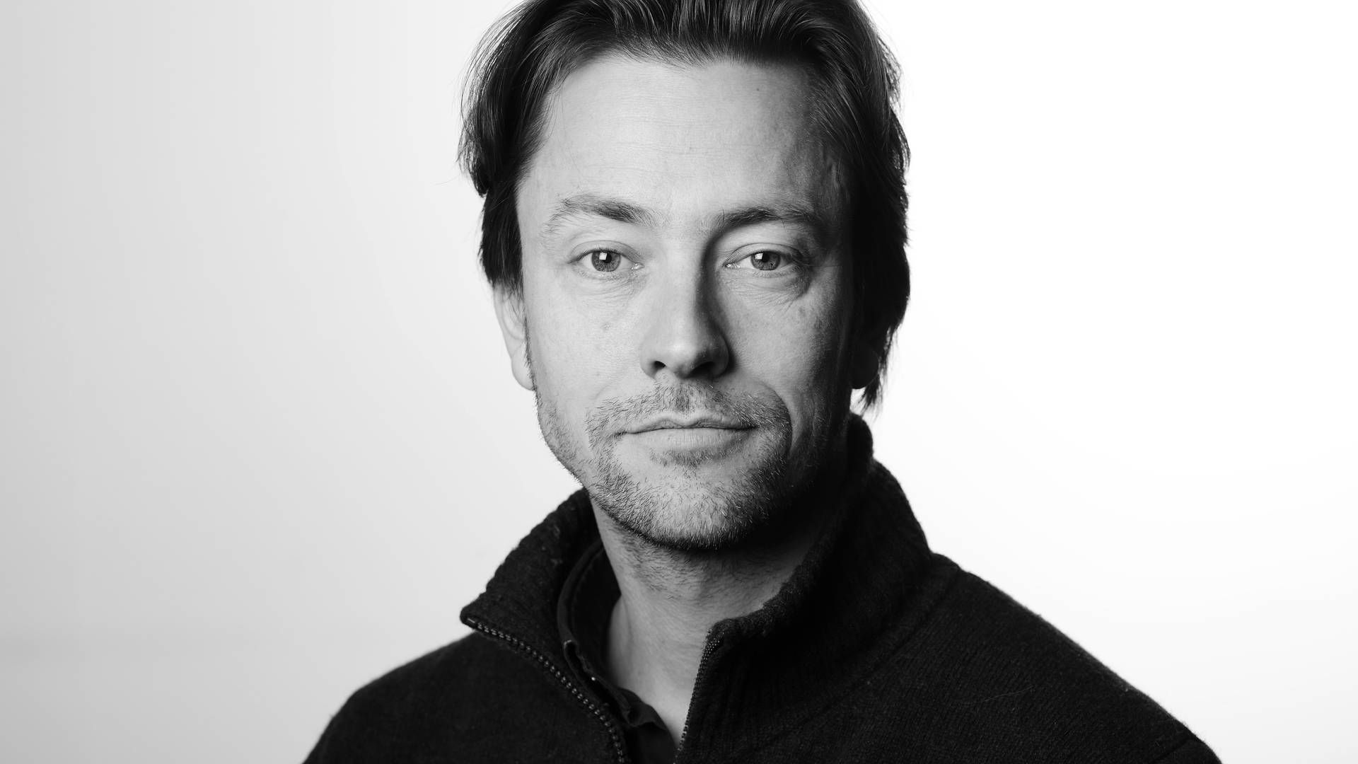 Jesper Ryberg er professor i etik og retsfilosofi på Roskilde Universitet og aktuel med en bog, som blandt andet handler om brugen af kunstig intelligens i retssager. | Foto: Peter Hove Olesen