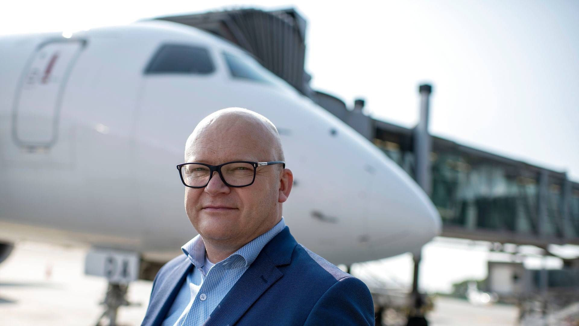 Jan Hessellund, adm. direktør for Billund Lufthavn, mener, at der er gode elementer i regeringens udspil til fossilfri luftfart, men ser også to problemer i udspillet. | Foto: Joachim Ladefoged/Ritzau Scanpix