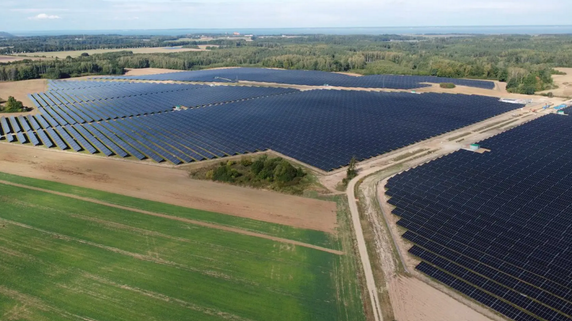 FØRSTE I POLEN: Solenergianlegget Stępień i Polen på 58 MW er ferdigstilt og klar til å starte opp. | Foto: Andrzej Matyja, Equinor