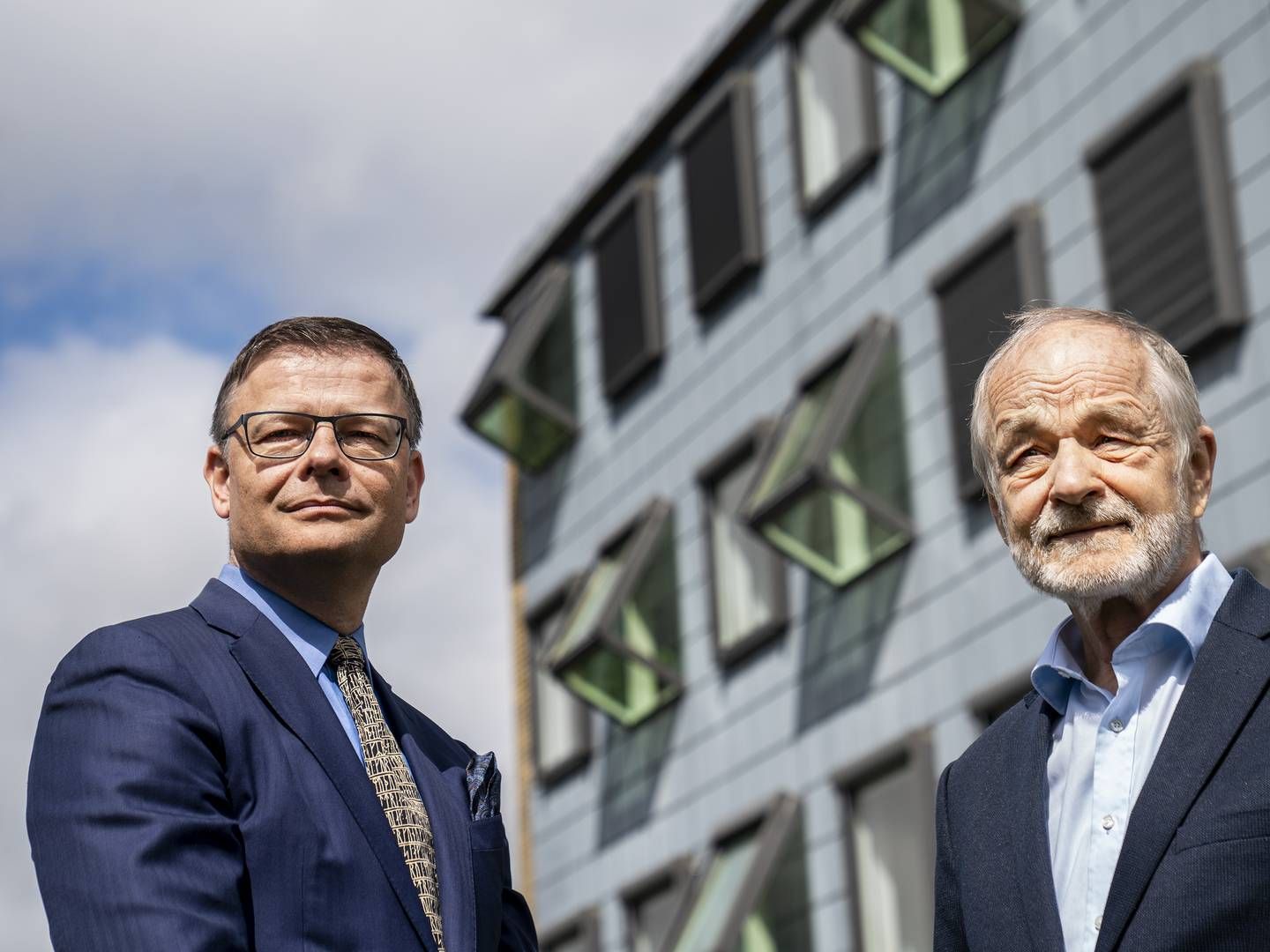 Velux-arvingerne Jens Kann-Rasmussen (briller) og Hans Rasmussen, som er eller har været involveret i arbejdet i fondene bag VKR og Velux. | Foto: Stine Bidstrup/ERH