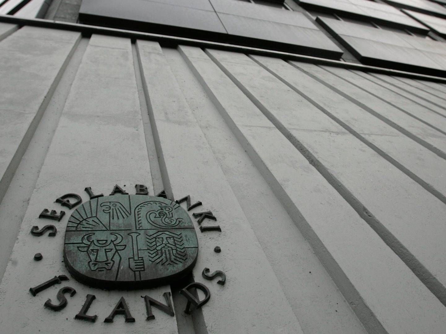 Den islandske centralbank, Sedlabanki, i Reykjavik. | Foto: Ints Kalnins/Reuters/Ritzau Scanpix