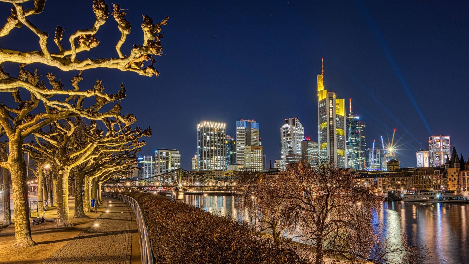 Bankenstadt Frankfurt - hier haben Bundesbank und KfW ihren Hauptsitz | Foto: picture alliance / greatif | Florian Gaul
