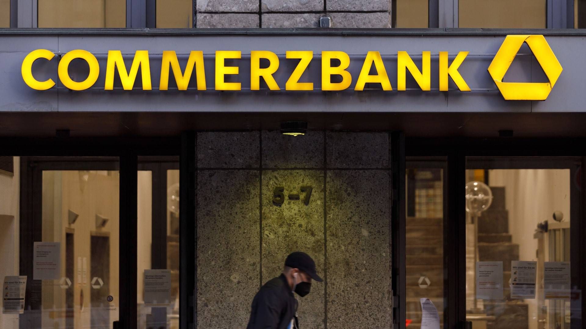 Commerzbank-Filiale (Symbolbild) | Foto: picture alliance / Geisler-Fotopress | Christoph Hardt/Geisler-Fotopres