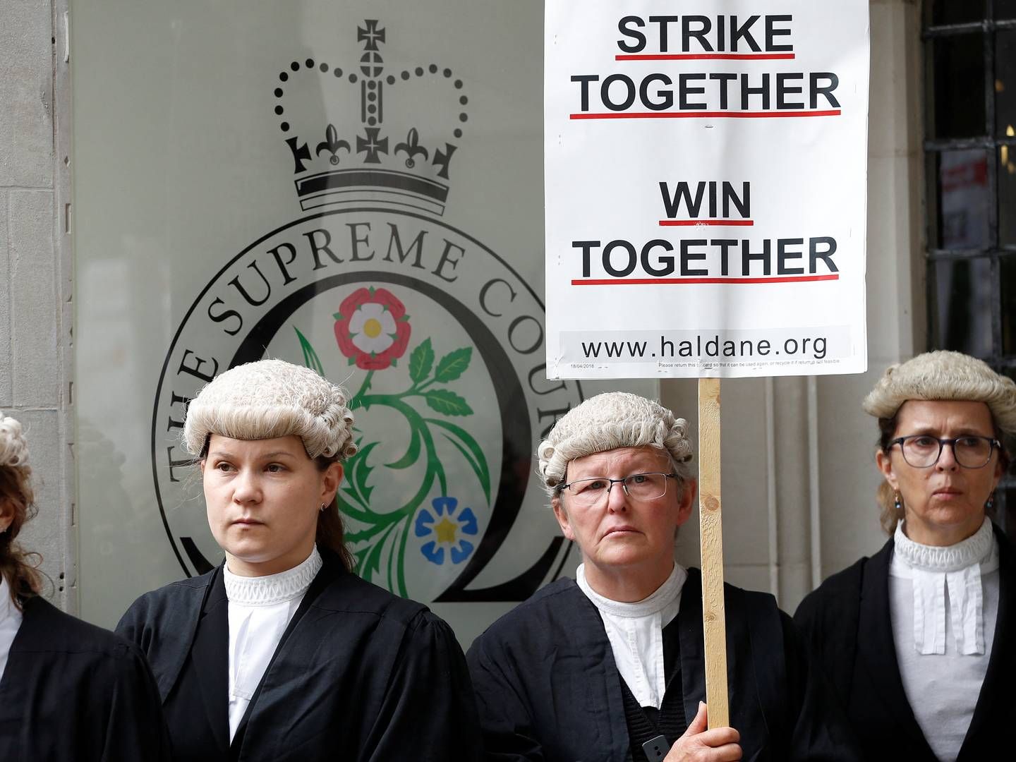 Strejkende advokater fotograferet 6. september. | Foto: Peter Nicholls/Reuters/Ritzau Scanpix