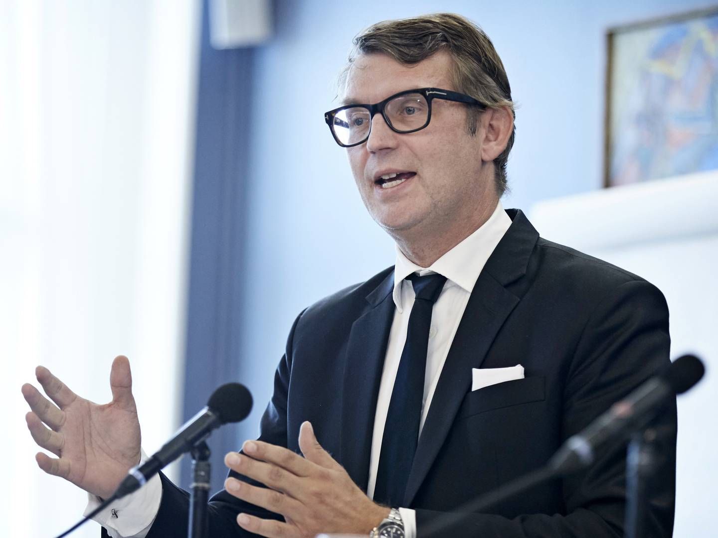 "Det er vigtigt for os i Venstre, at vi letter skatter og afgifter for danskerne," siger finansordfører Troels Lund Poulsen. | Foto: Jens Dresling