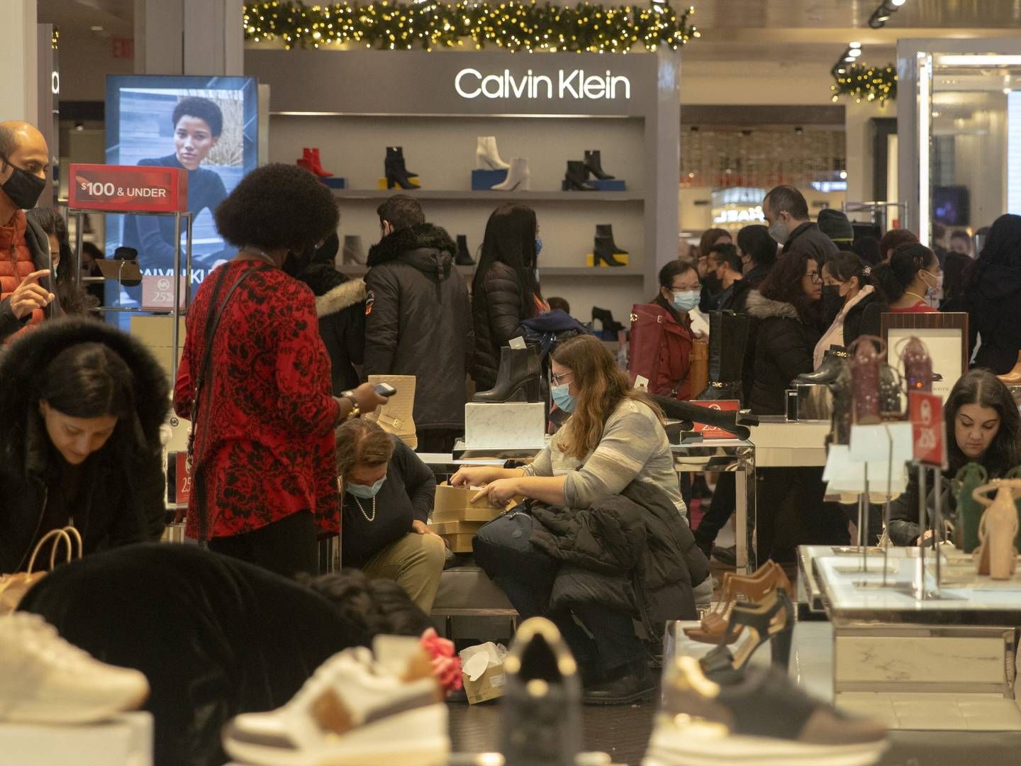 Flere norske butikker frygter for en lavere indtjening i år på grund af blandt andet overfyldte lagre. | Foto: Jeenah Moon/Reuters