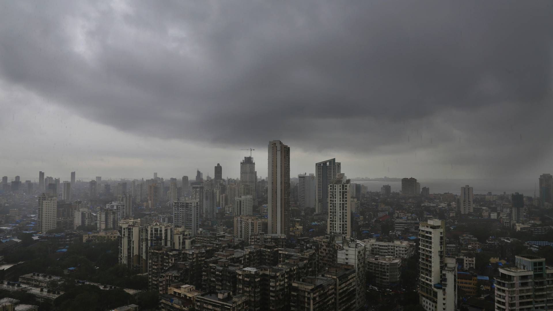 Det indiske advokatfirma Link Legal har blandt andet kontorer i storbyen Mumbai. | Foto: Rafiq Maqbool/AP/Ritzau Scanpix