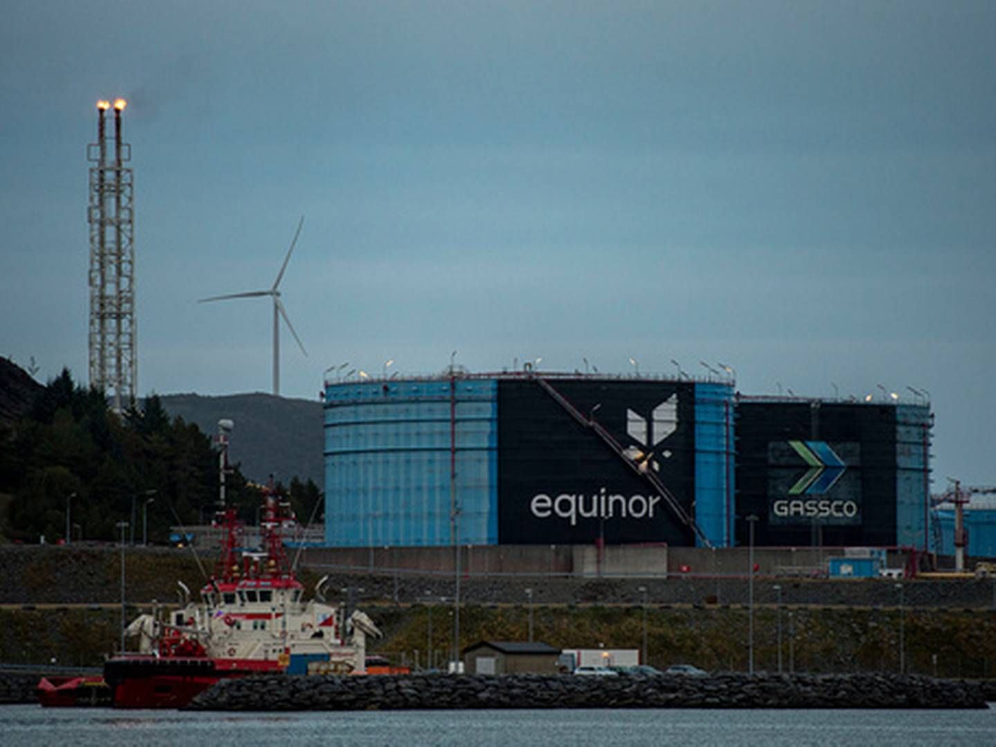 VAKTHOLD: Heimevernet bistår politiet med forsterket vakthold ved petroleumsanlegget Kårstø i Rogaland. | Foto: Carina Johansen / NTB