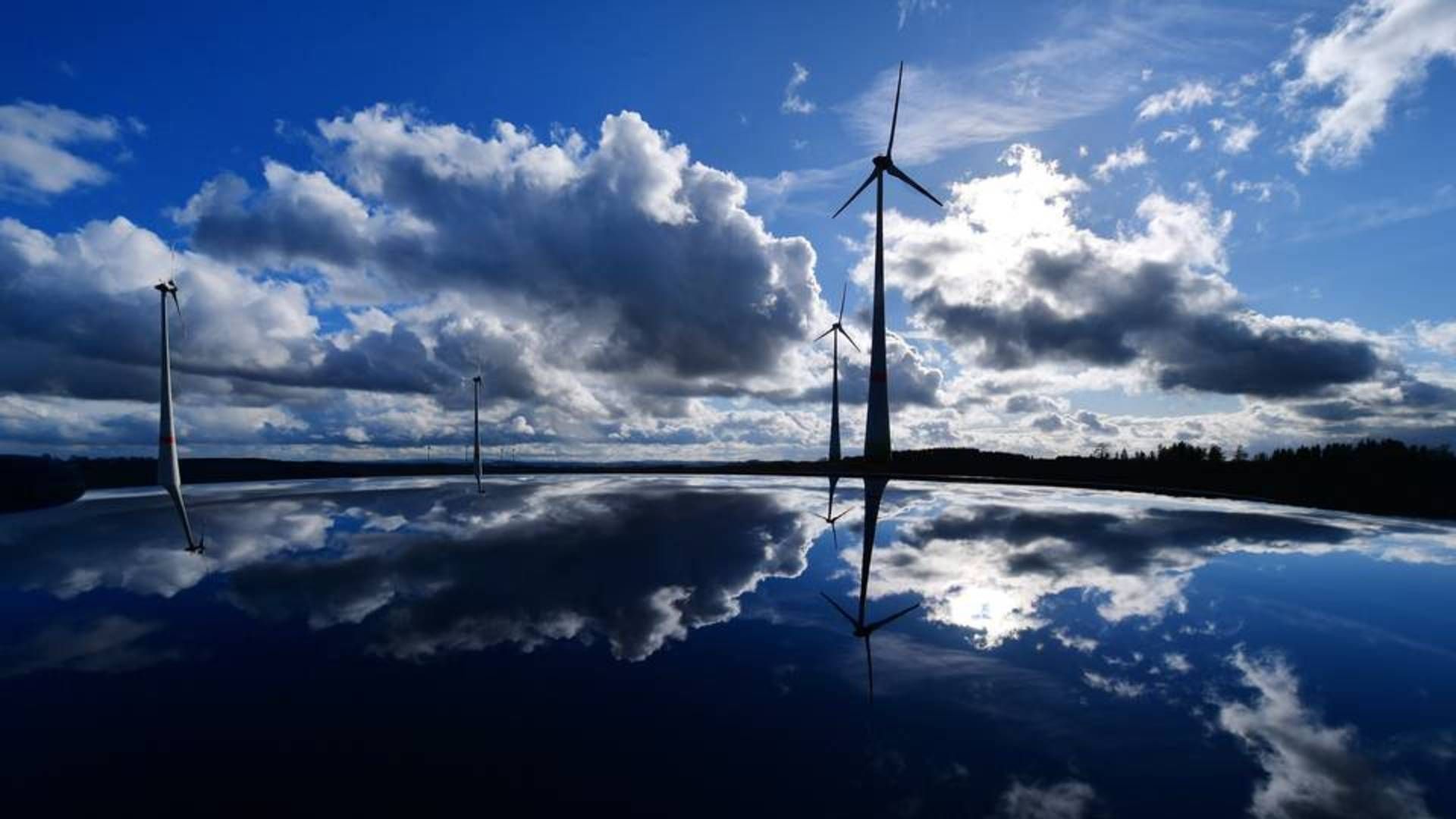 Skal finanssektoren lykkes med at tale om grøn omstilling, må sektoren både være konkret og bevæge sig væk fra offerrollen, lyder rådet fra kommunikationsrådgiver Anders Heide Mortensen. | Foto: AP/Martin Schutt