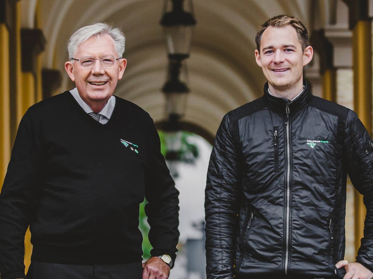 Anders Andersen sammen med sønnen Anders Henning Andersen, der nu overtager den daglige ledelse af familievirksomheden. | Foto: PR
