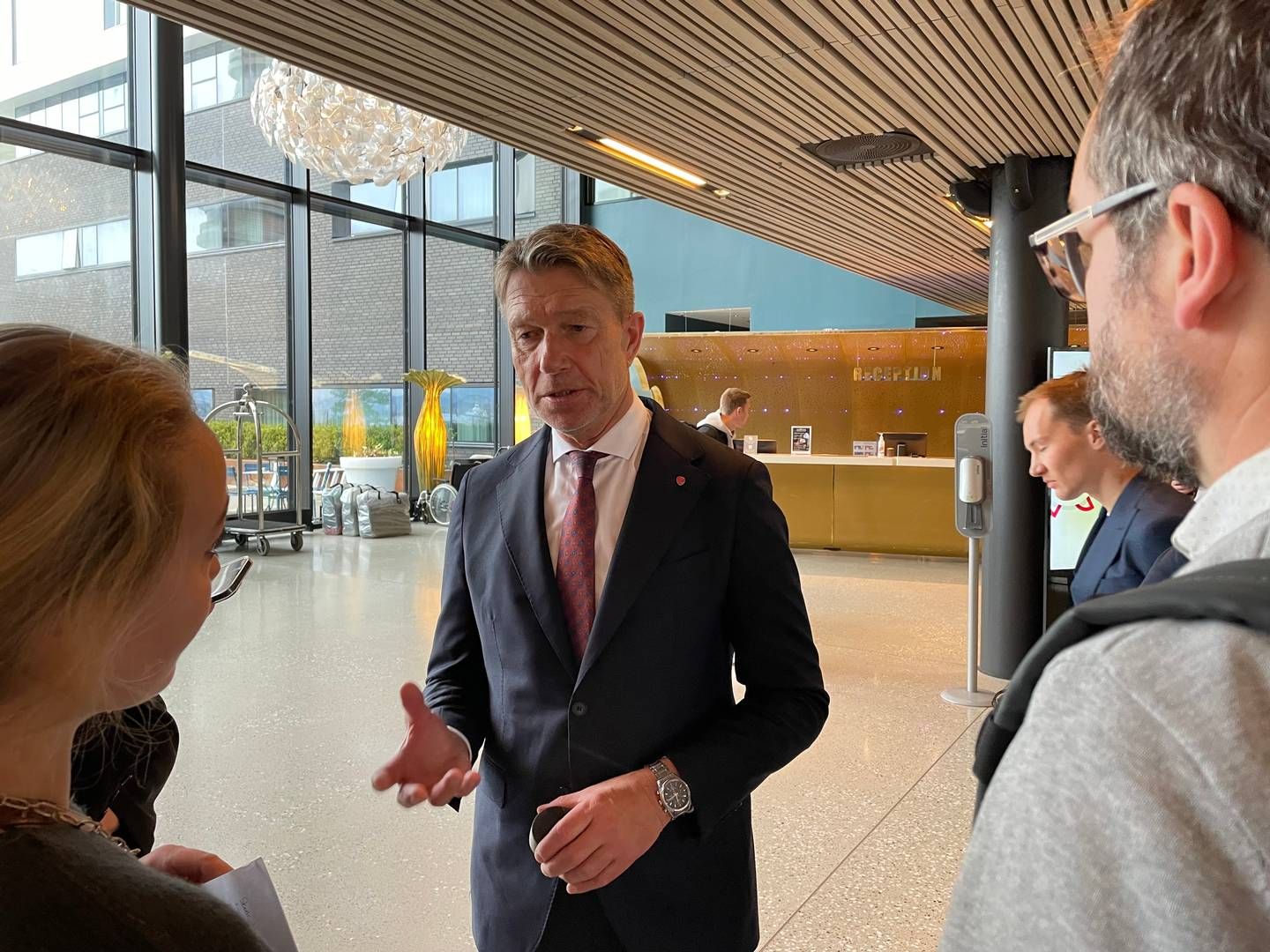 FORSVARTE SKATTEPOLITIKKEN: Olje- og energiminister Terje Aasland (Ap) gjestet NVEs energidager torsdag. | Foto: Lars Heltne