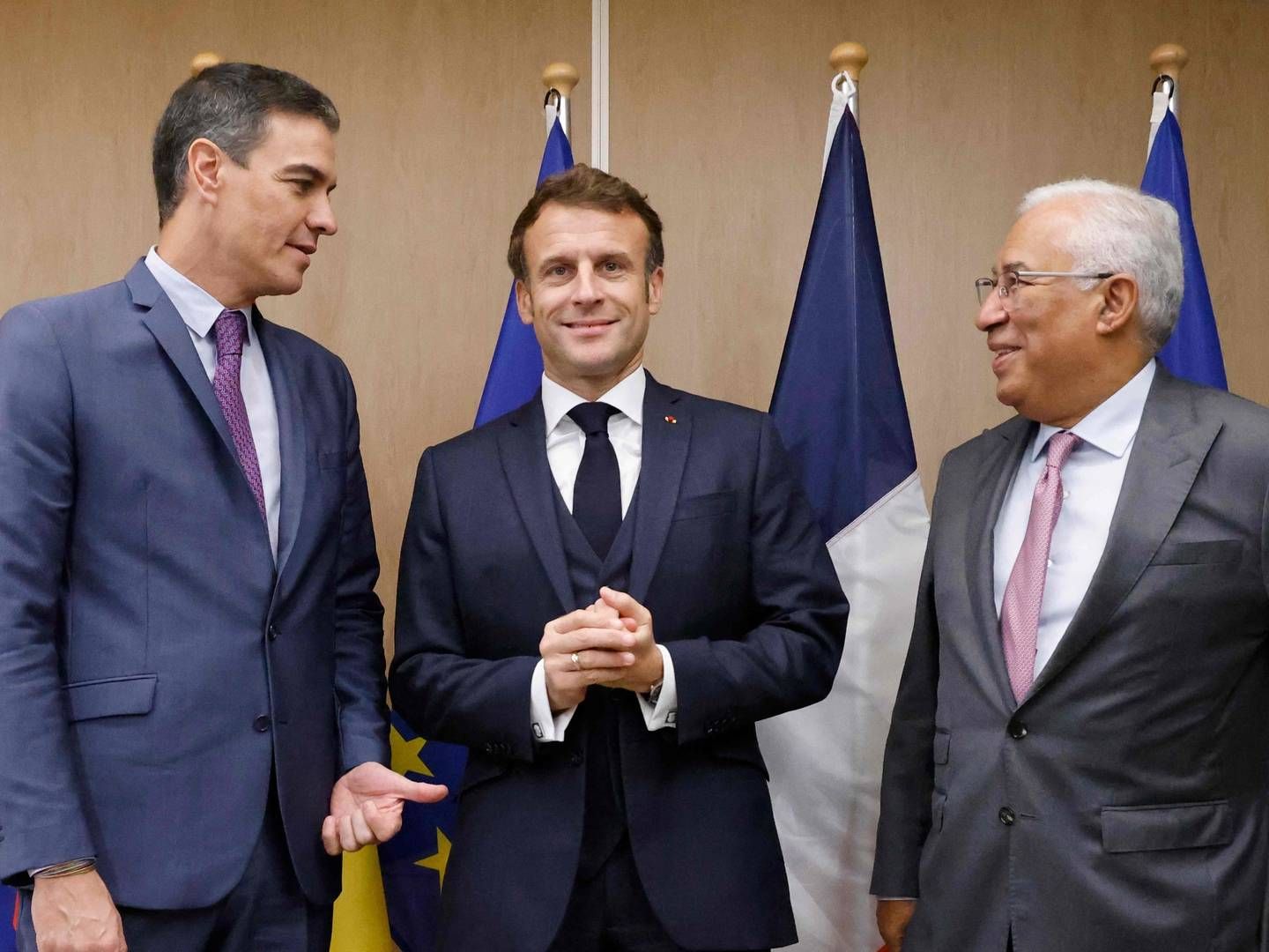 Spaniens Pedro Sanchez, Frankrigs Emmanuel Macron og Portugals Antonio Costa blev torsdag i Bruxelles enige om opførelsen af en ny underjordisk rørledning mellem Spanien og Frankrig. | Foto: Ludovic Marin/AFP / AFP