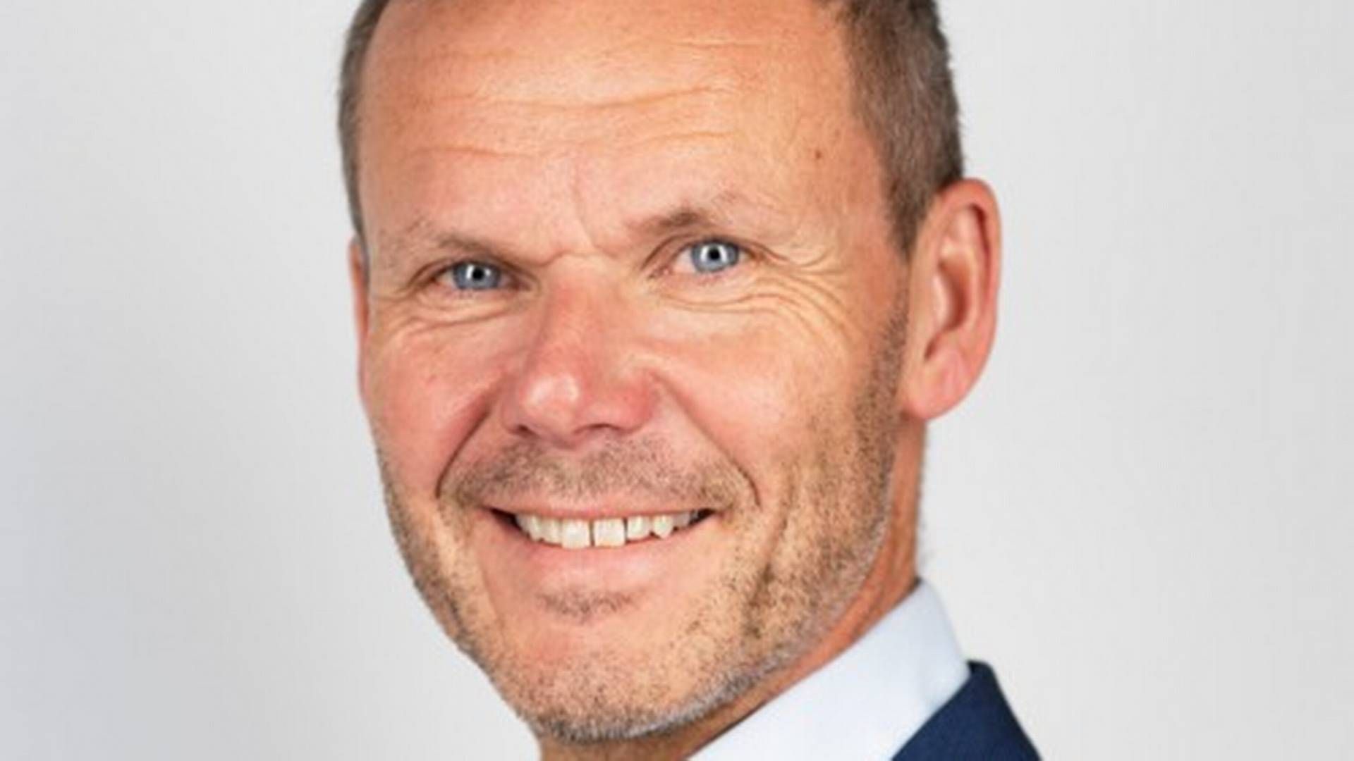 Banksjef Olav M. Salater i Sparebank 1 SMN Innherred oppfordrer kundene til å bestille time.