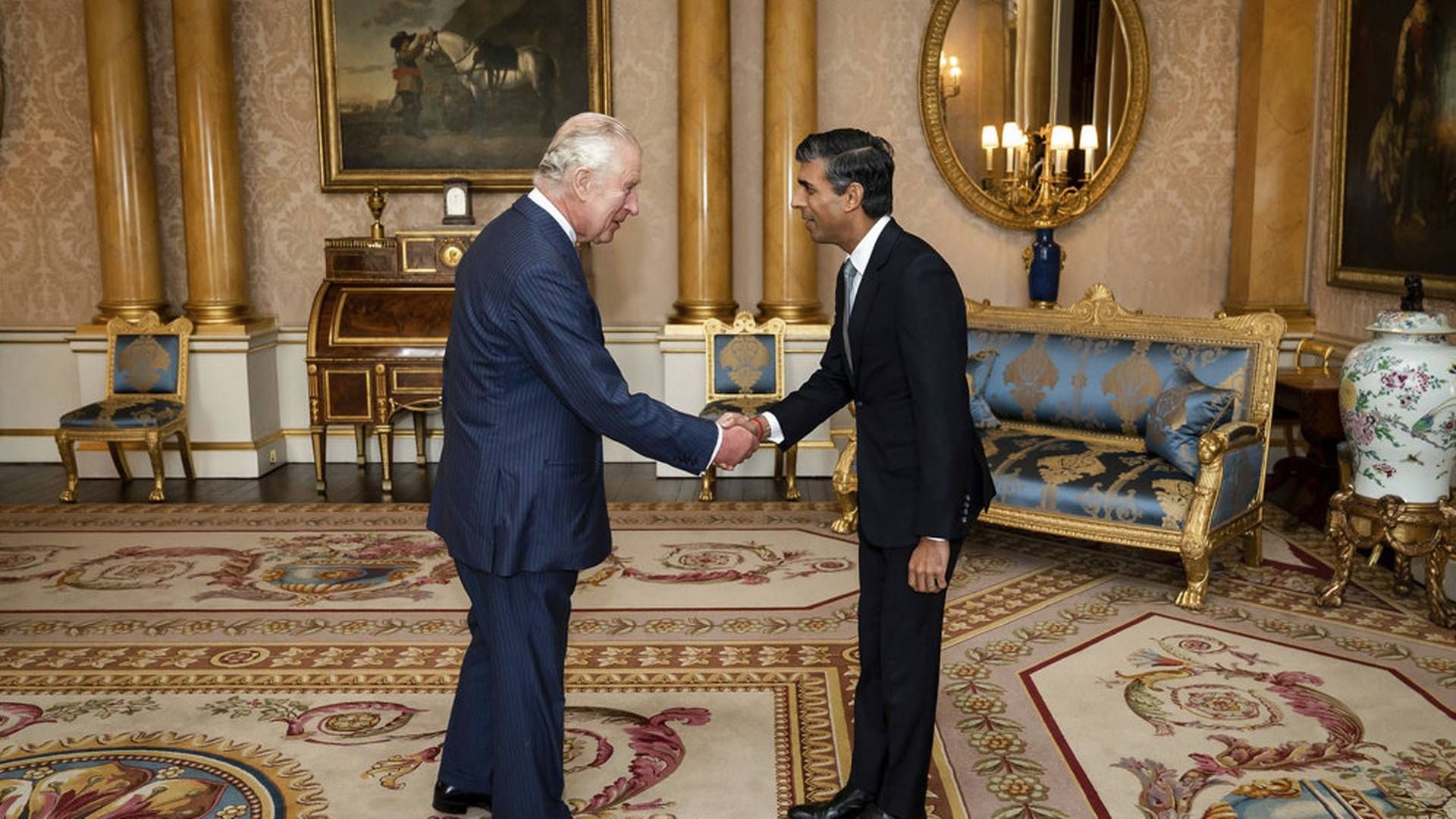 Efter et møde med den britiske kong Charles er Rishi Sunak udnævnt som Storbritanniens nye premierminister. Foto: Aaron Chown/Ritzau Scanpix