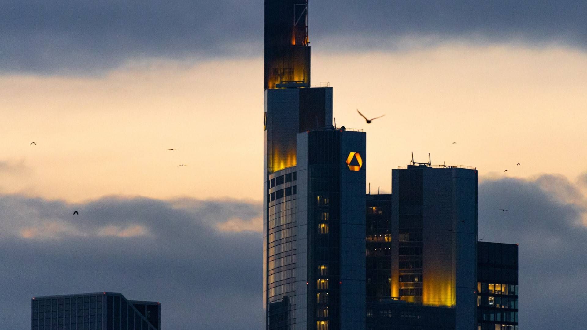 Die Commerzbank-Zentrale in Frankfurt | Foto: picture alliance / greatif | Florian Gaul