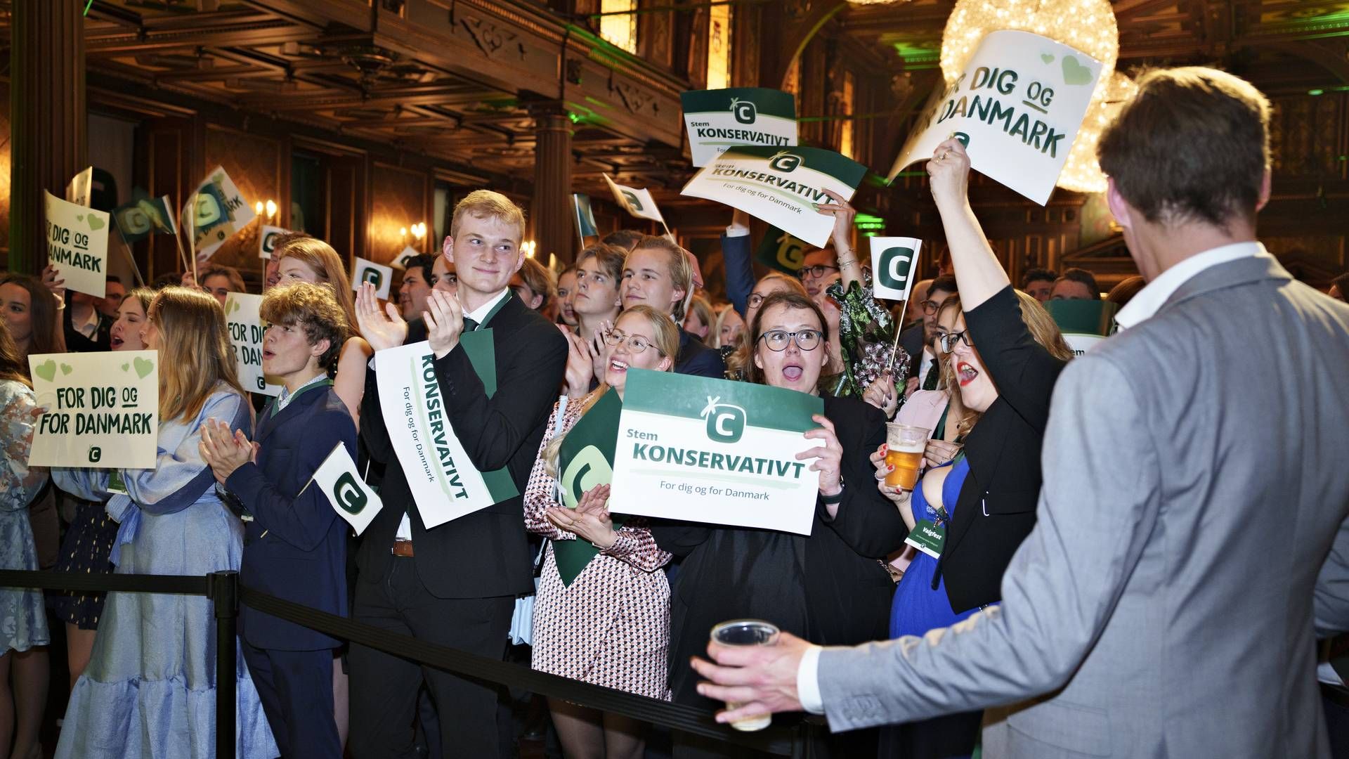 Mens Det Konservative Folkeparti holdt valgfest i København natten til onsdag, fulgte partiets kandidat, tidligere advokat Jakob Axel Nielsen, valget fra hjemmet i Aalborg. | Foto: HENNING BAGGER/Henning Bagger / henning bagger