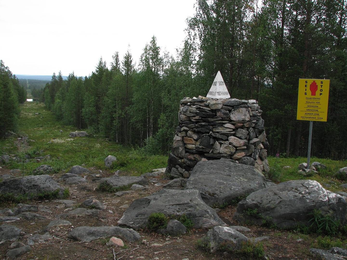 MISTET STRØMMEN: En norsk forsvarsinstallasjon har brukt strøm fra russisk kraftverk over en 50 MW-strømforbindelse som har vørt i drift siden den kalde krigen. 10. juni ble det imidlertid slutt på strømoverføringen, og forsvaret må derfor bruke et dieselaggregat. | Foto: Julia Velkova, CC BY 2.0