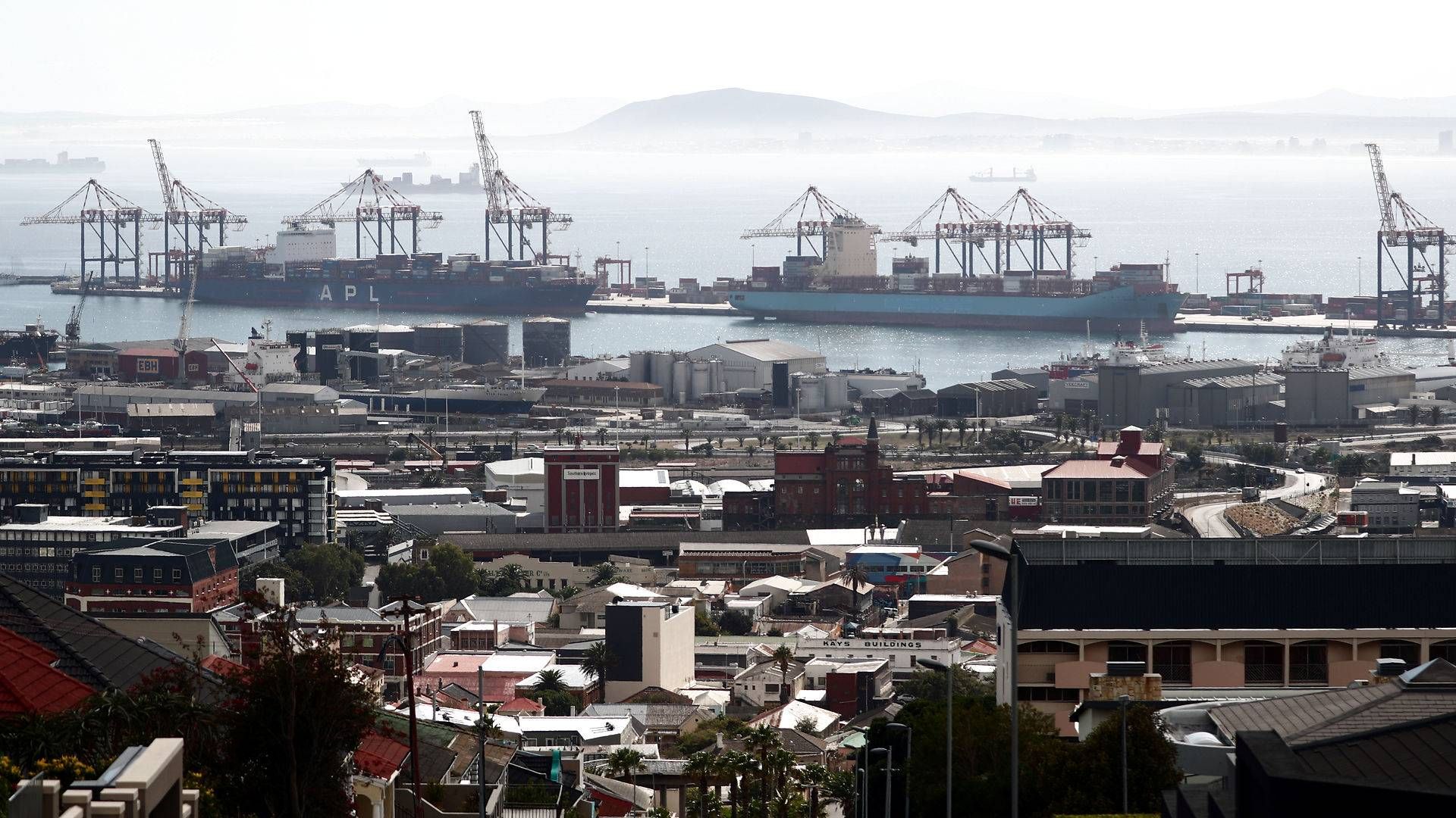 South African shipping is depending on foreign countries. The image is from the port in Cape Town. | Photo: Mike Hutchings/Reuters/Ritzau Scanpix