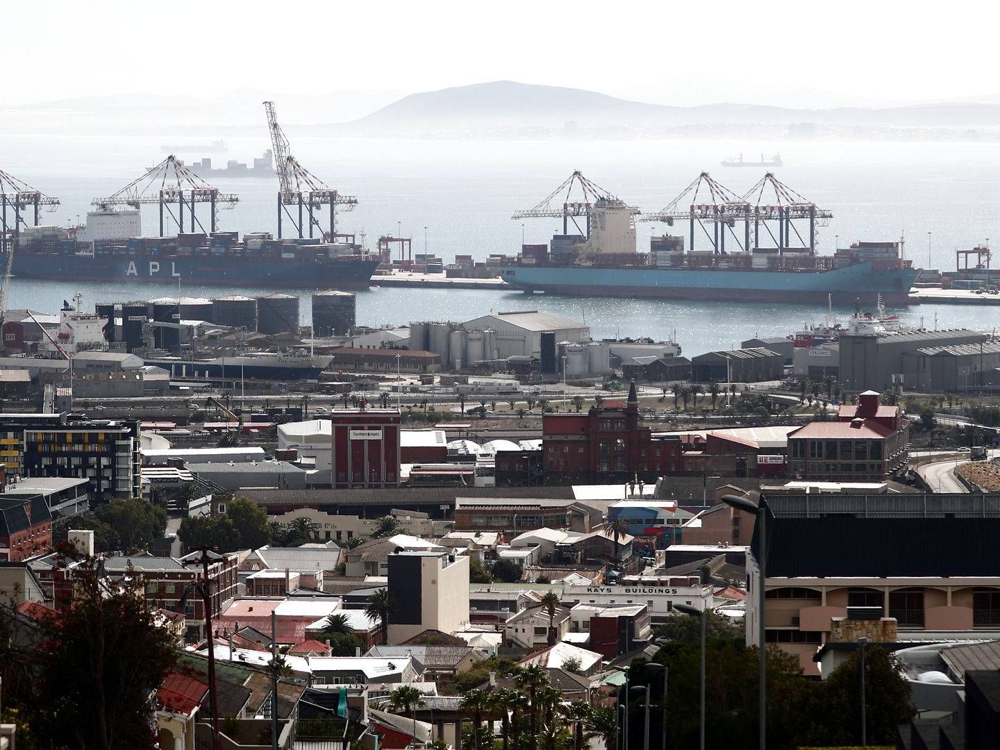 South African shipping is depending on foreign countries. The image is from the port in Cape Town. | Photo: Mike Hutchings/Reuters/Ritzau Scanpix