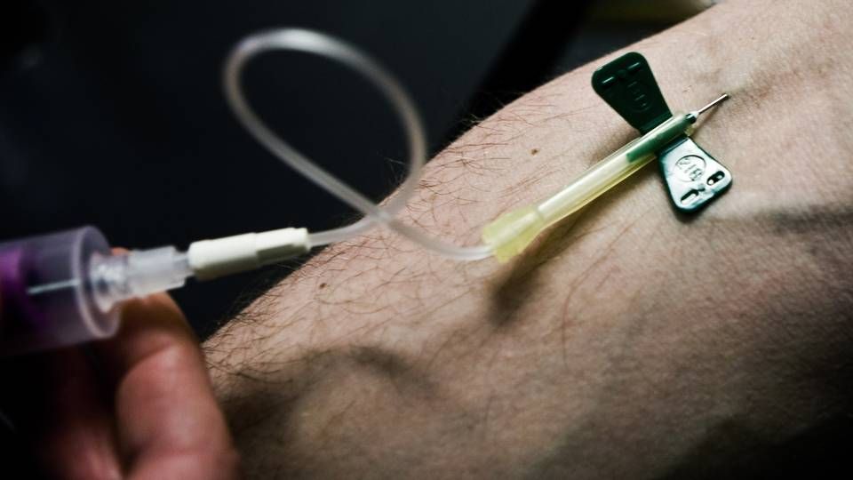 Den intelligente forsendelseskasse skal bl.a. optimere håndtering af blodprøver. | Foto: Helle Arensbak / Jyllands-Posten