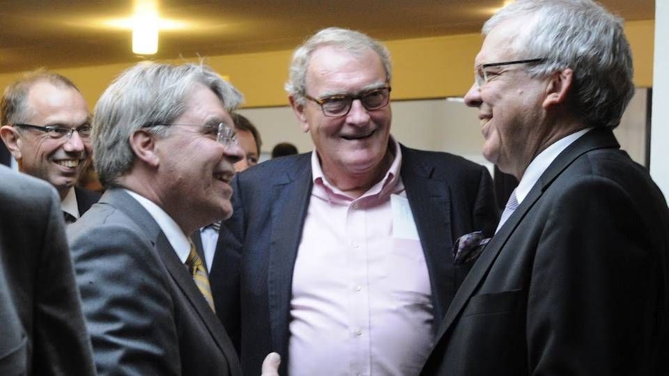 Bestyrelsesformand i Finansiel Stabilitet Henning Kruse Petersen (i midten) med Bent Naur (th.) ved sidstnævntes afskedsreception