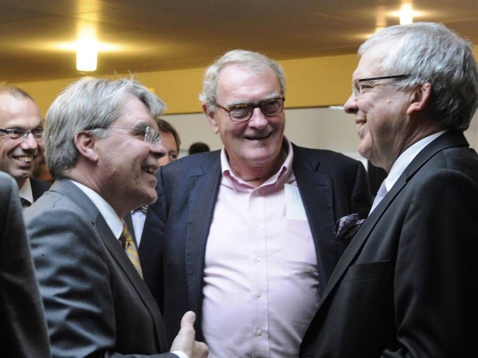 Bestyrelsesformand i Finansiel Stabilitet Henning Kruse Petersen (i midten) med Bent Naur (th.) ved sidstnævntes afskedsreception