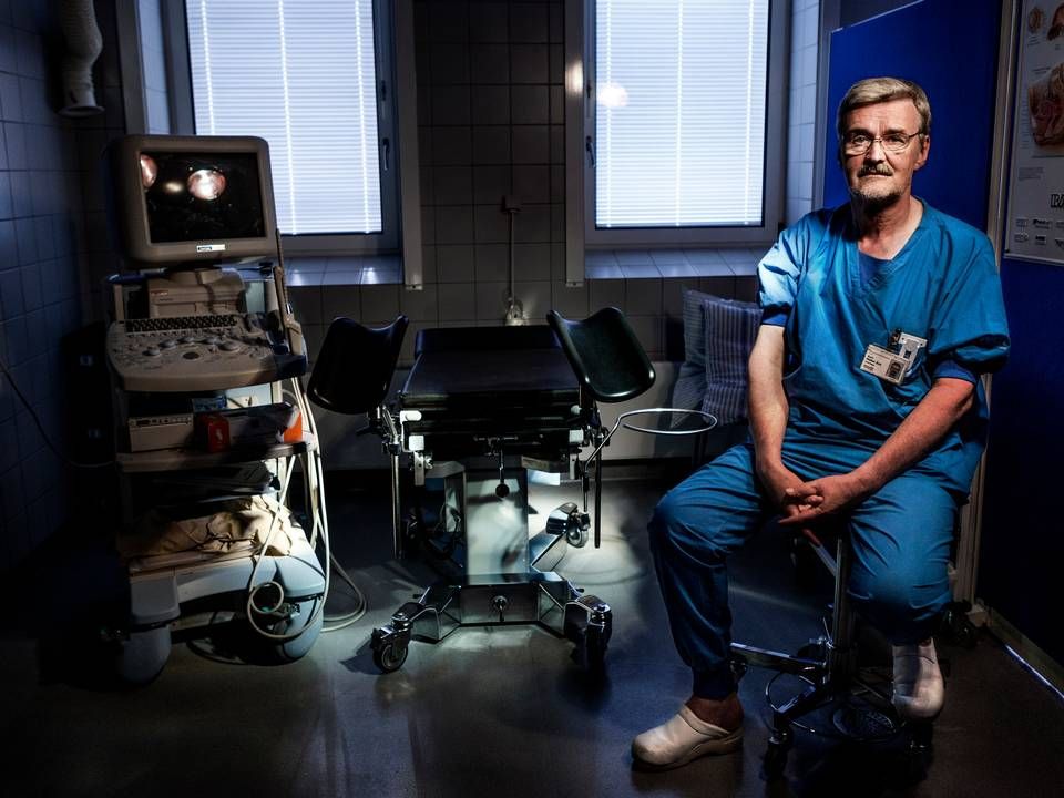 Karl Møller Bek, urogynækolog og overlæge ved Aarhus Universitetshospital, efterlyser klare linjer for, hvad der er en fejl ved medicinsk udstyr. | Foto: Mikkel Berg Pedersen