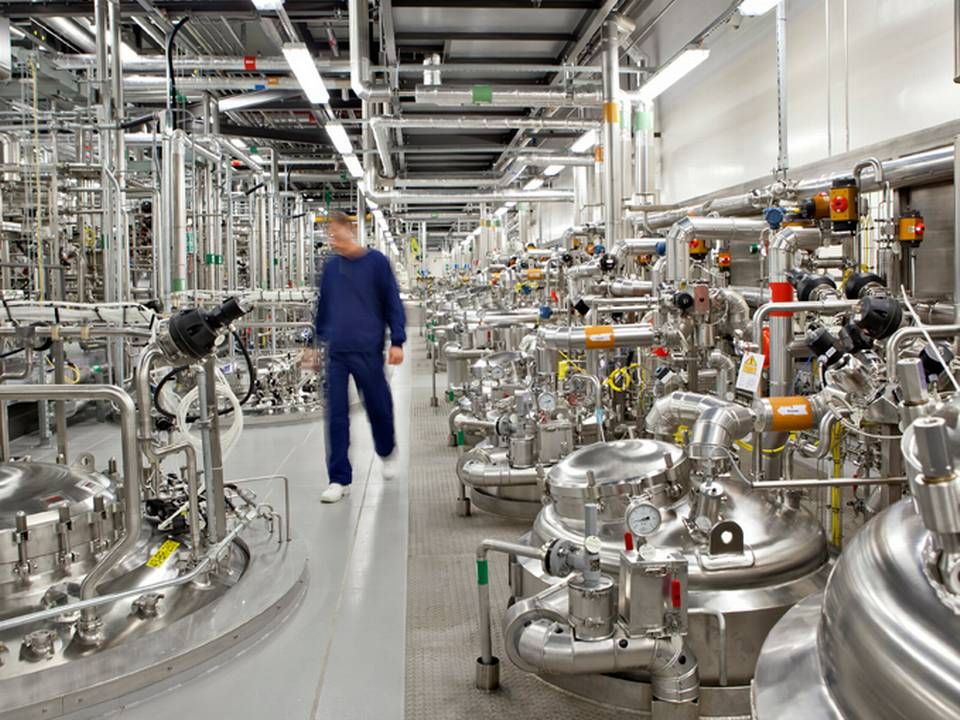 Biogens produktionsanlæg i Hillerød bliver fremover ejet af japanske Fujifilm, som har betalt 5,9 mia. kr. for fabrikken og dens 800 ansatte. | Foto: Biogen