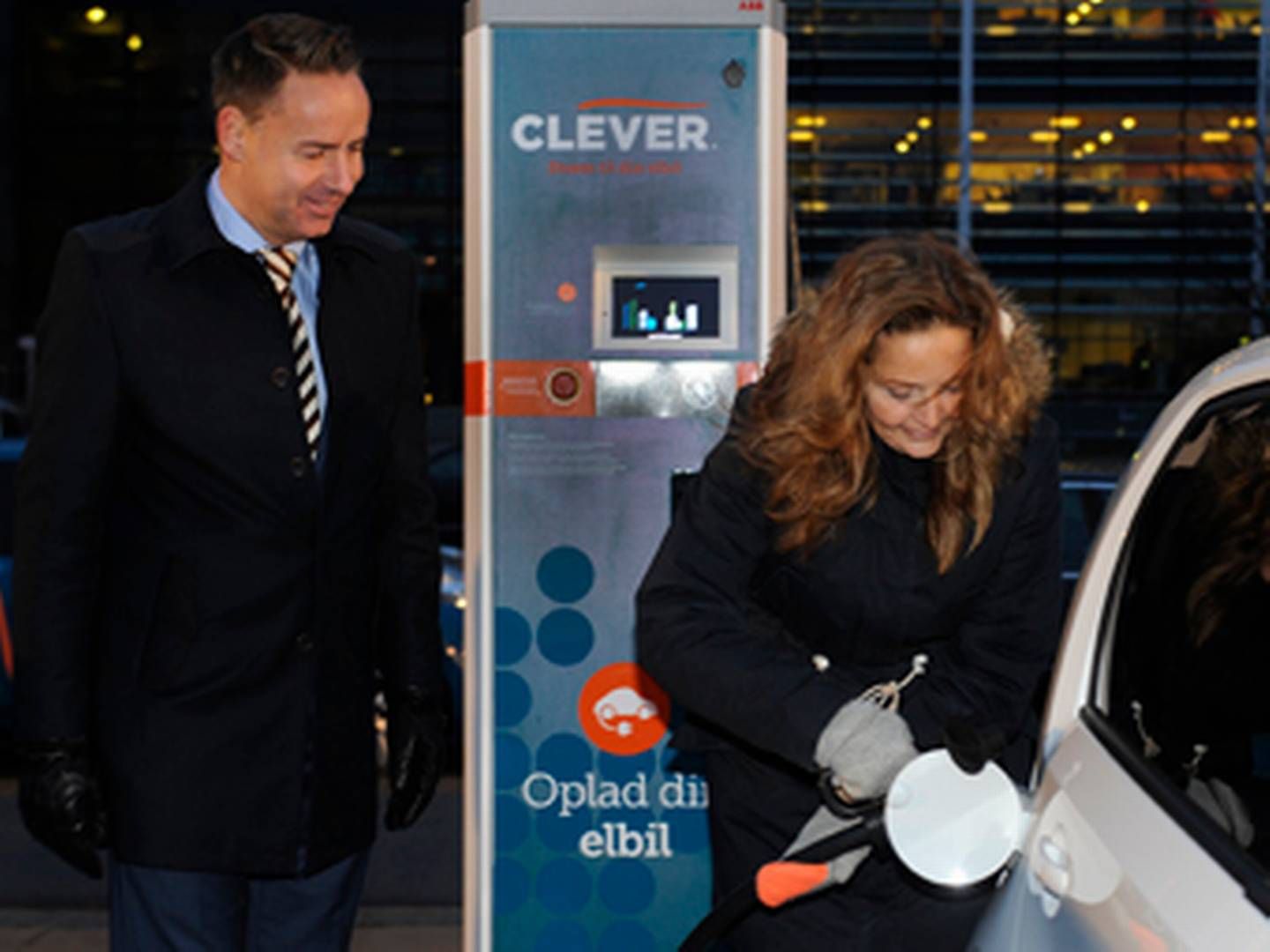 Den første nye ABB-hurtiglader blev indviet af transportminister Pia Olsen Dyhr. | Foto: Clever/James Thisted