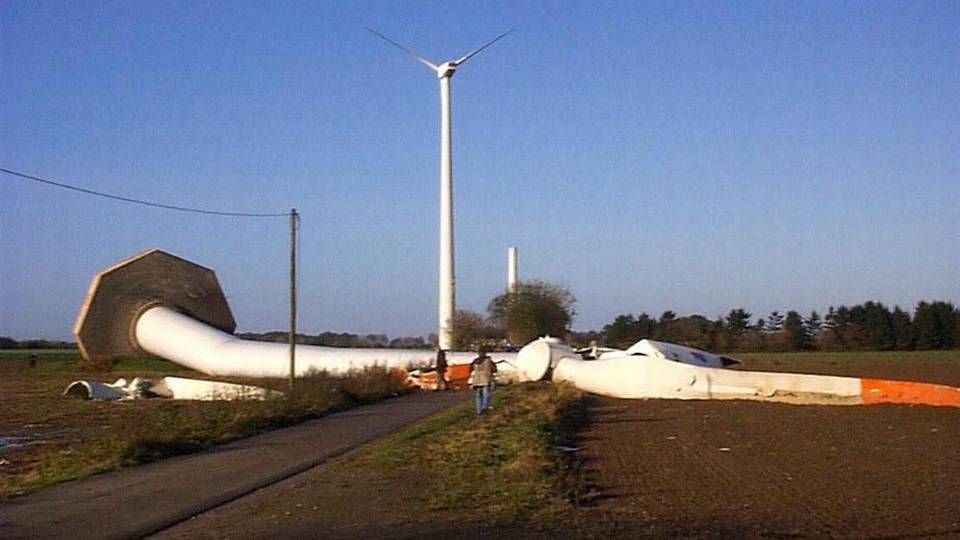 Foto af en væltet vindmølle i Tyskland. Foto: National Wind Watch | Foto: National Wind Watch