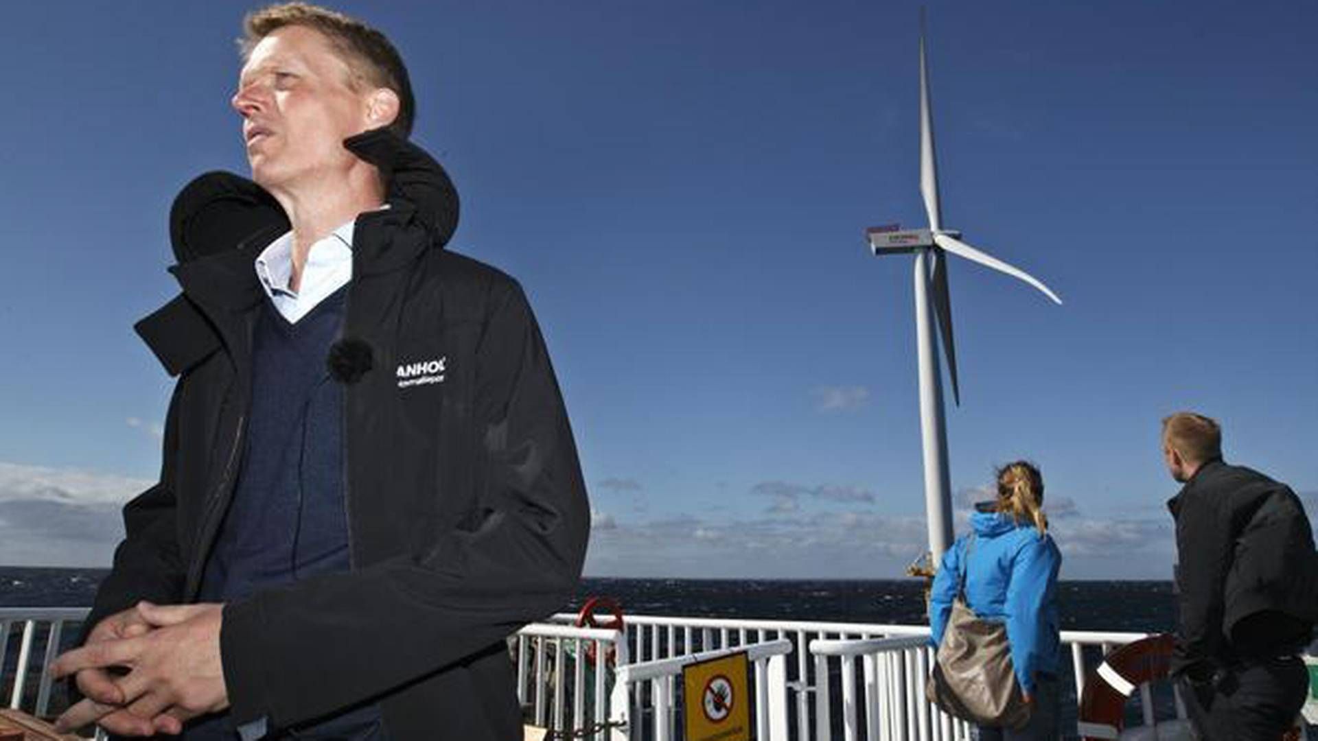 Mens CEO Henrik Poulsen, og resten af Dong Energy, kan glæde sig over, at Anholt-parken skæpper godt i kassen, har begejstringen været anderledes afdæmpet hos politikerne. | Foto: Jens Dresling, Polfoto