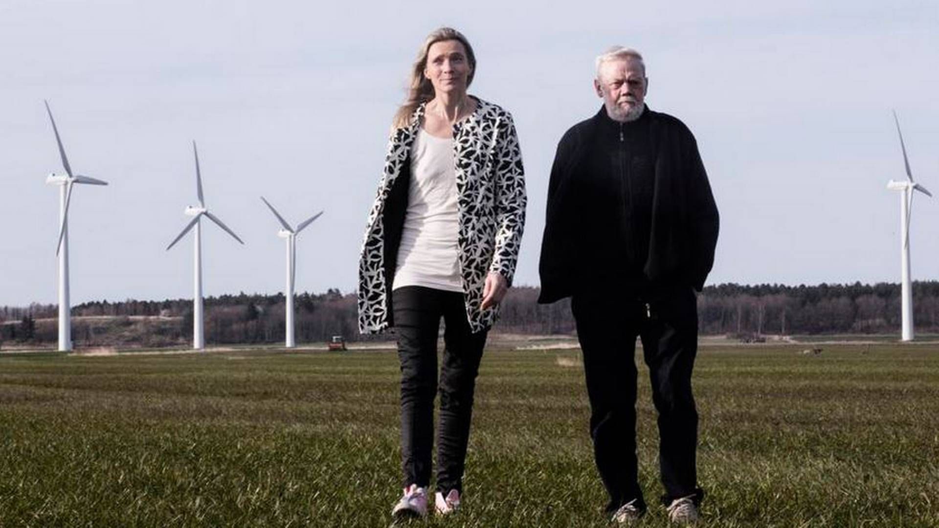 Henriette Vendelbo (t.v.) og kommunens tidligere sekretariatschef Ove Nielsen har i skarpe vendinger kritiseret sagsforløbet i det store vindmølleprojekt i Hevring Ådal i Norddjurs Kommune. | Foto: Thomas Emil Sørensen, Polfoto