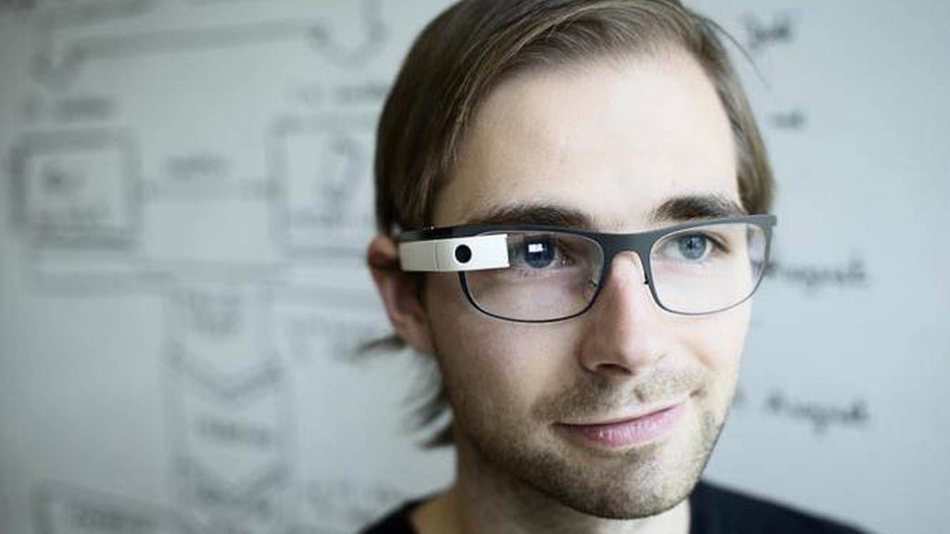 Studerende Tom Quast har sammen med sine medsturende Troels fået adgang til flere sæt Google Glass med hjælp fra Stibo Accelerator. | Foto: JENS HENRIK DAUGAARD/POLFOTO/ARKIV