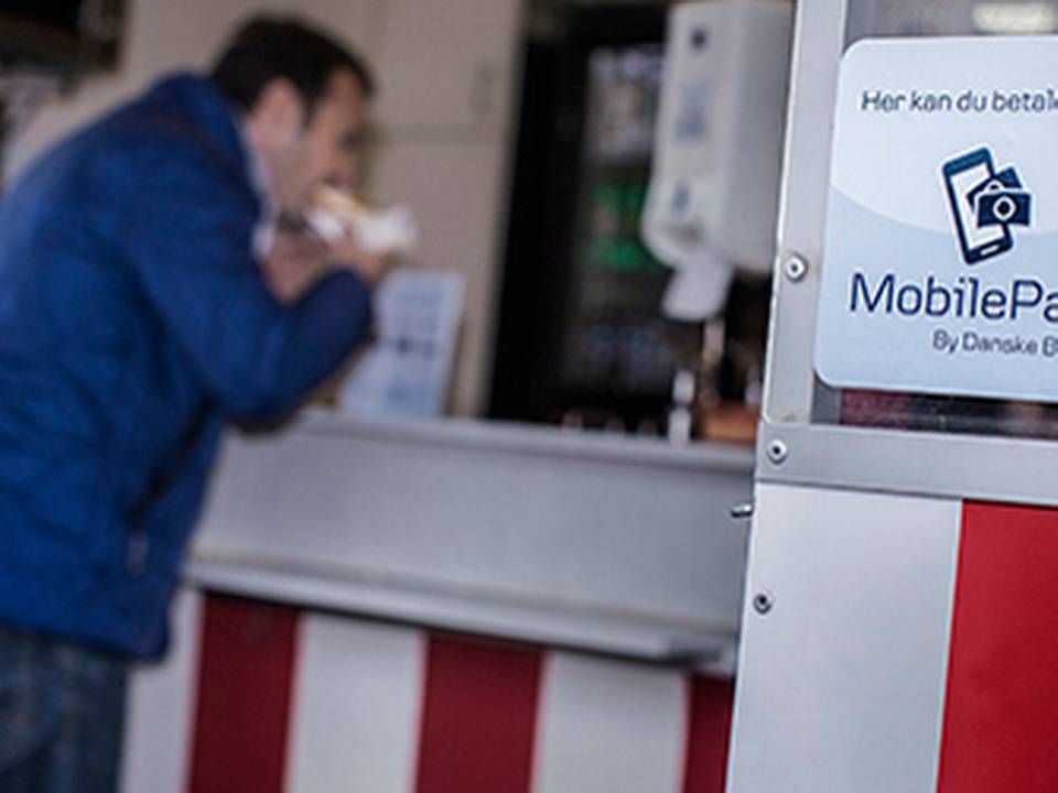 Bankerne hungrer efter it-løsninger, så kunder, der for eksempel hungrer efter en hotdog, ikke behøver at have kontanter på sig. | Foto: PR